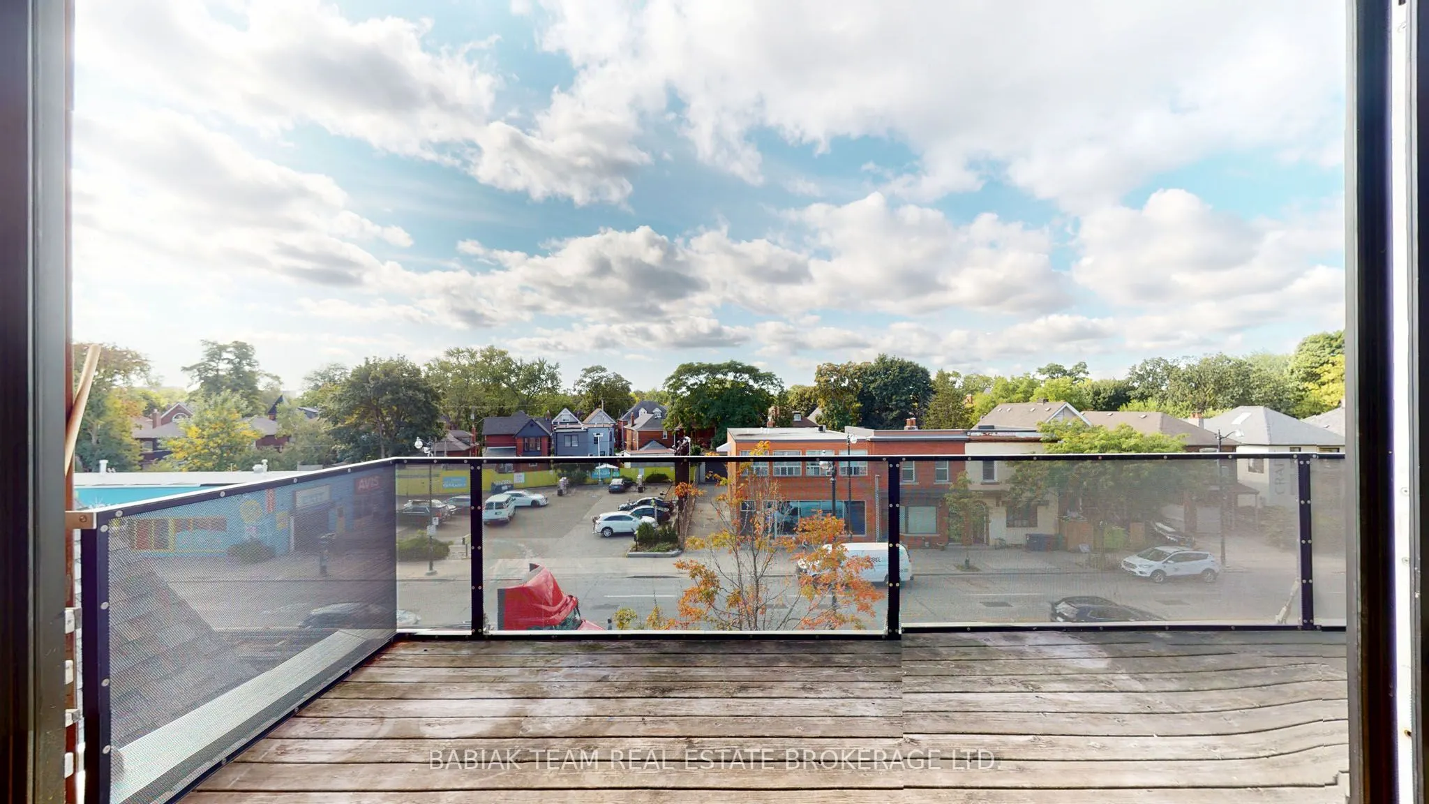 3212 Dundas Street W, #301