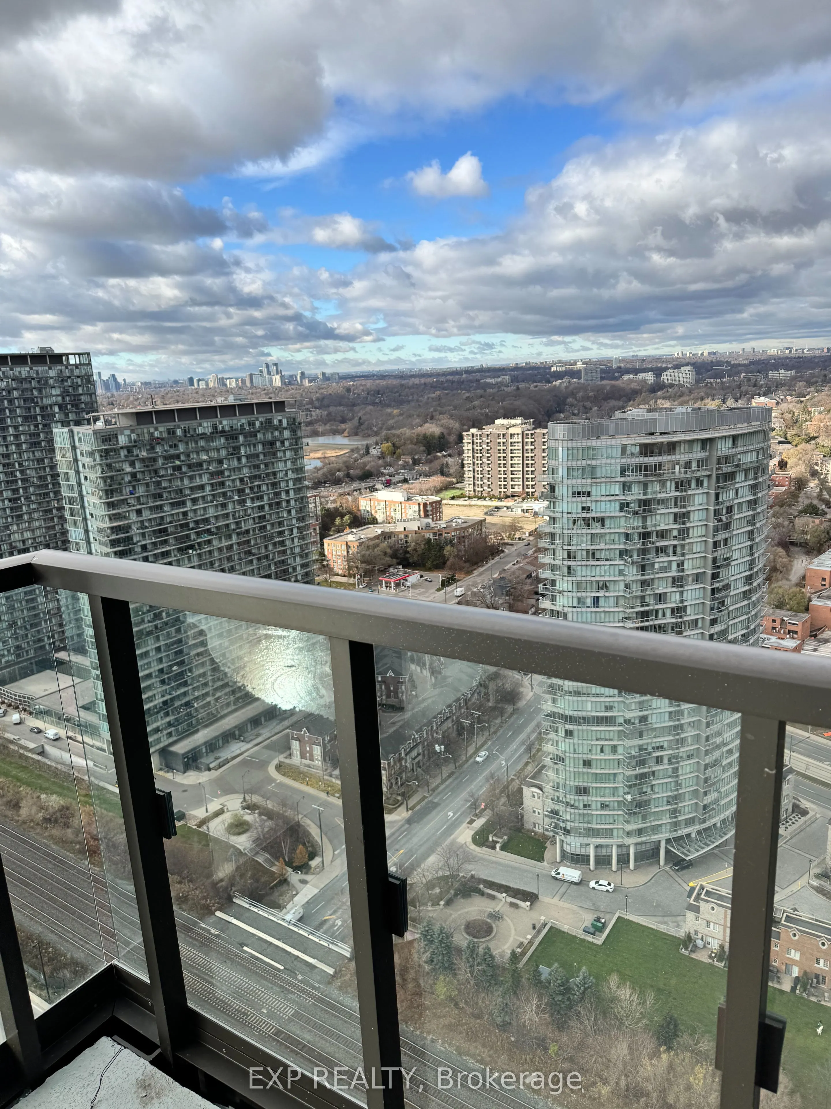 1926 Lakeshore Boulevard W, #3911