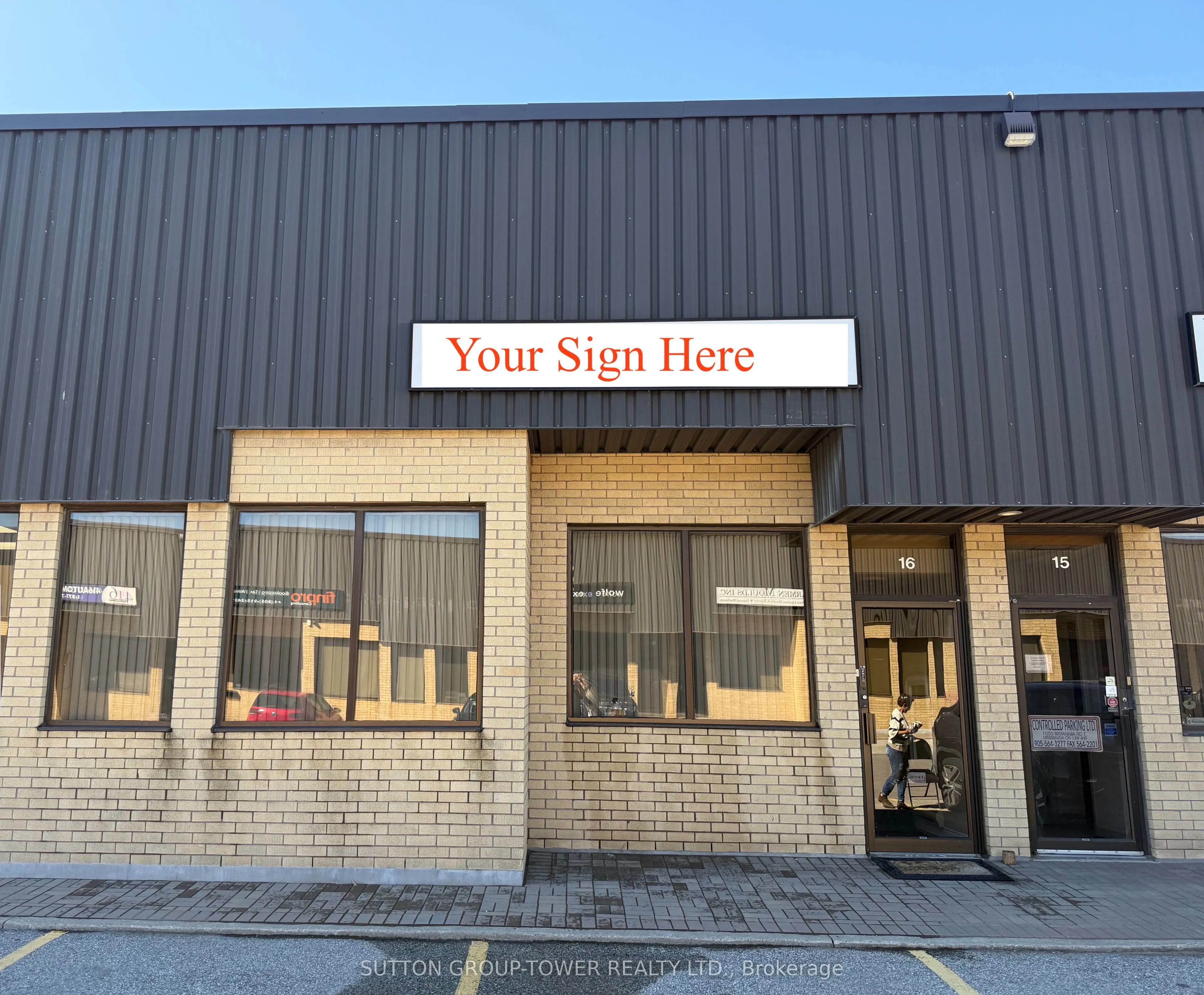 1050 Britannia Road E, #16