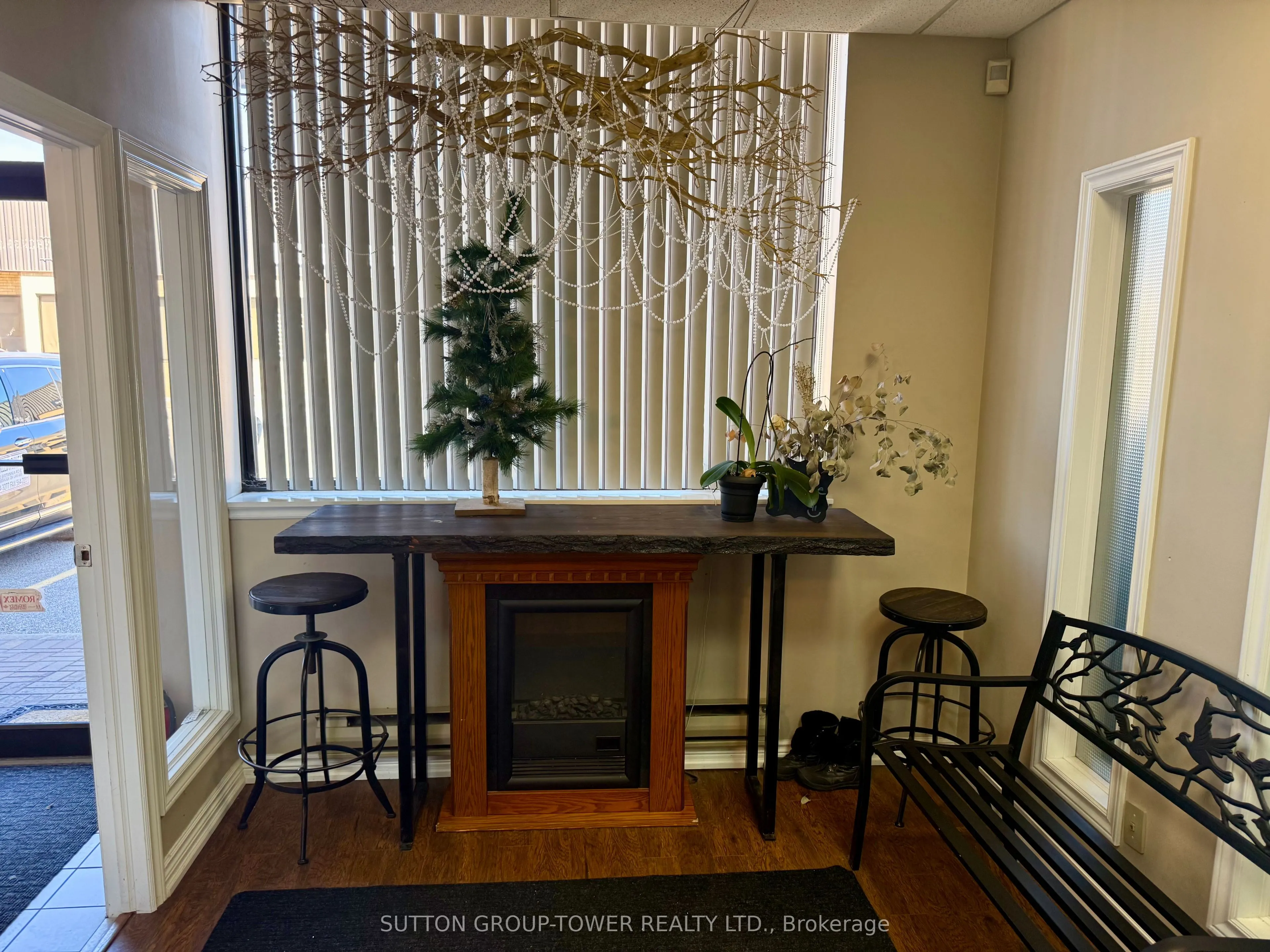 1050 Britannia Road E, #16