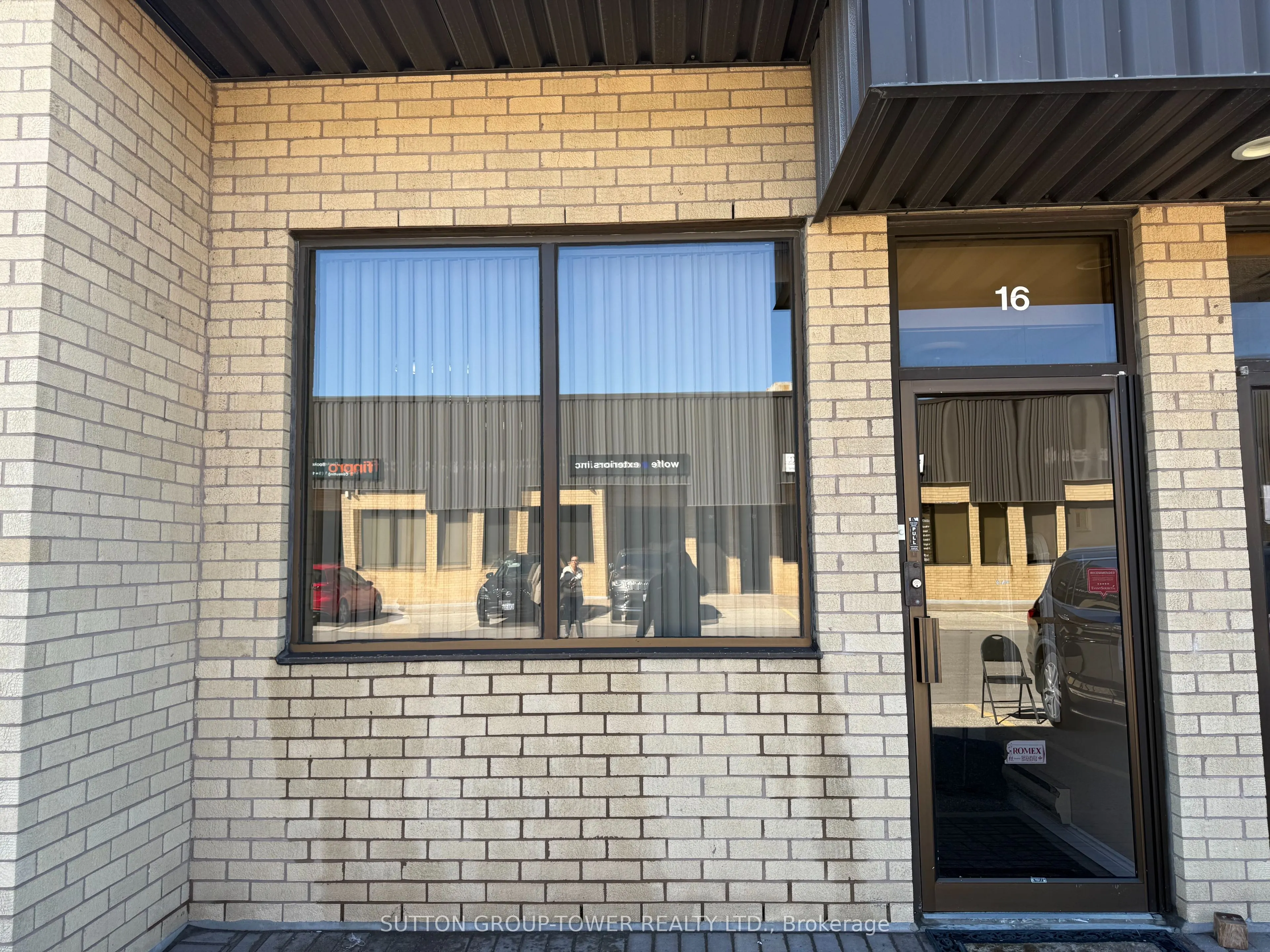 1050 Britannia Road E, #16