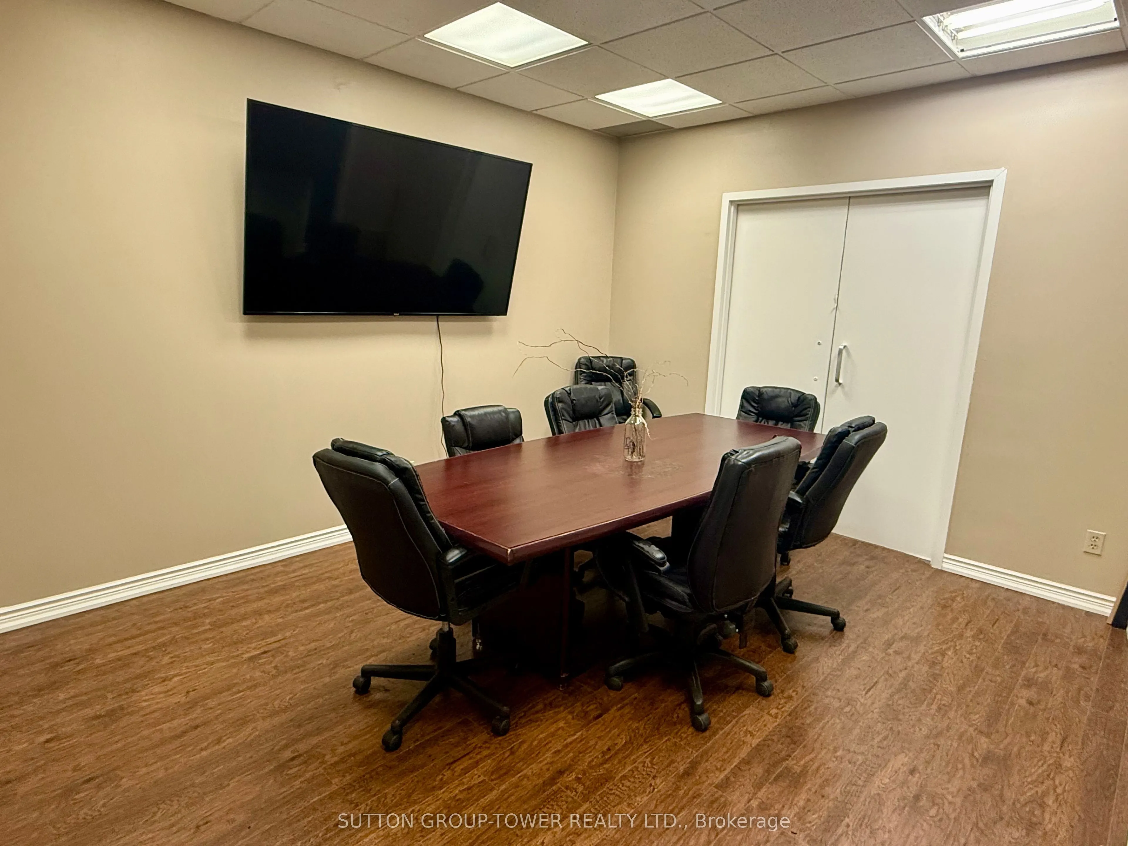 1050 Britannia Road E, #16
