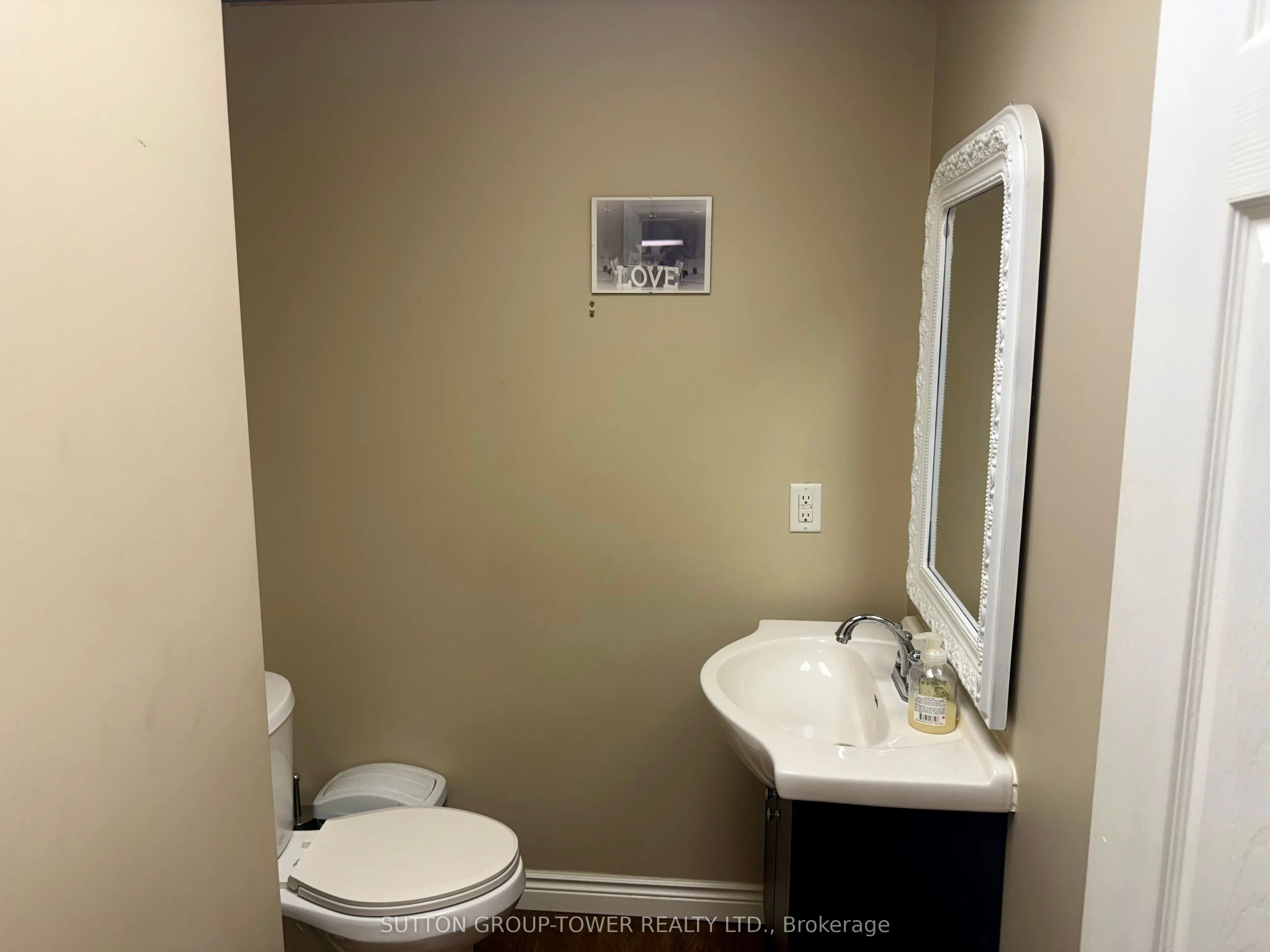 1050 Britannia Road E, #16