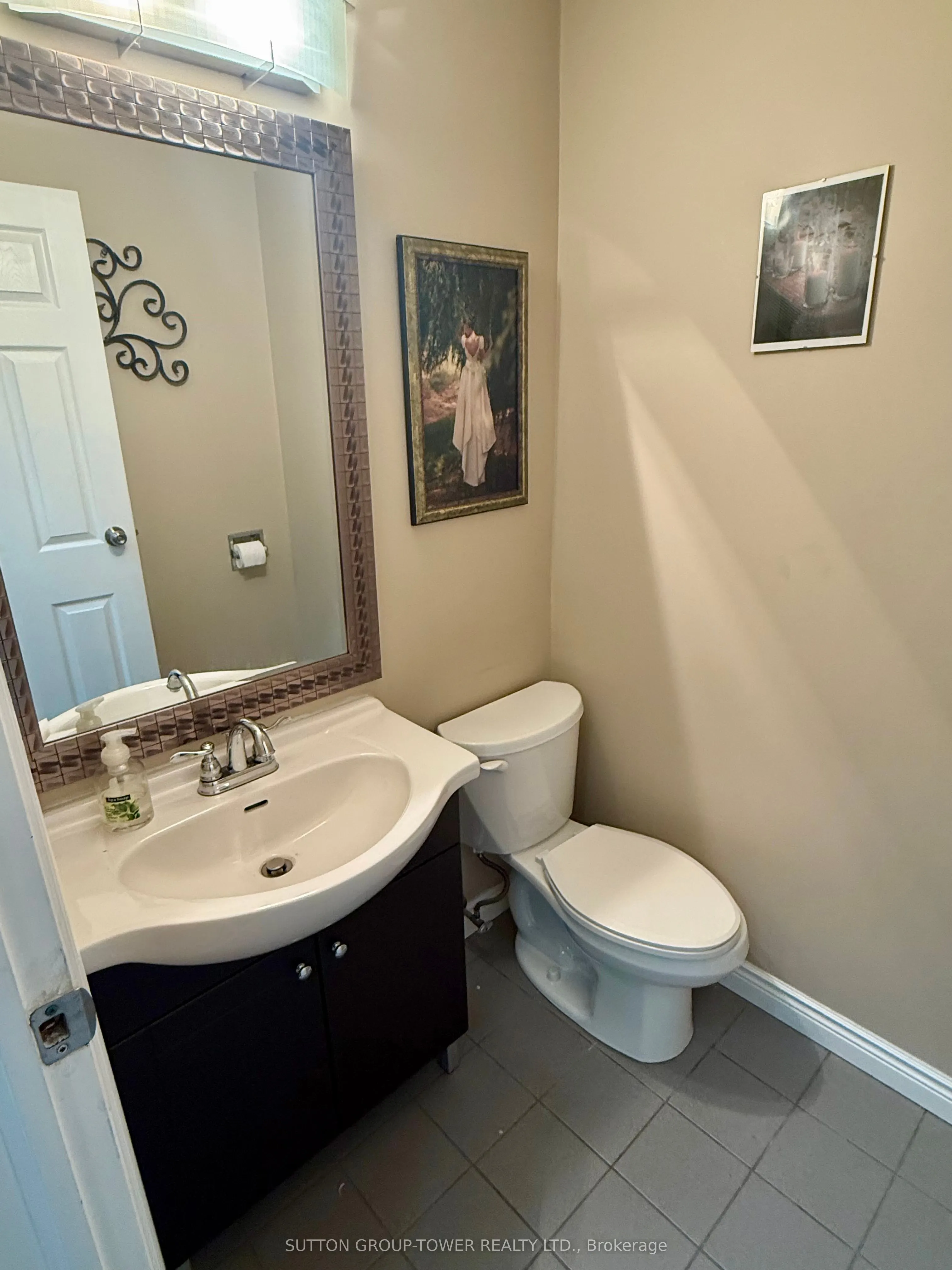 1050 Britannia Road E, #16