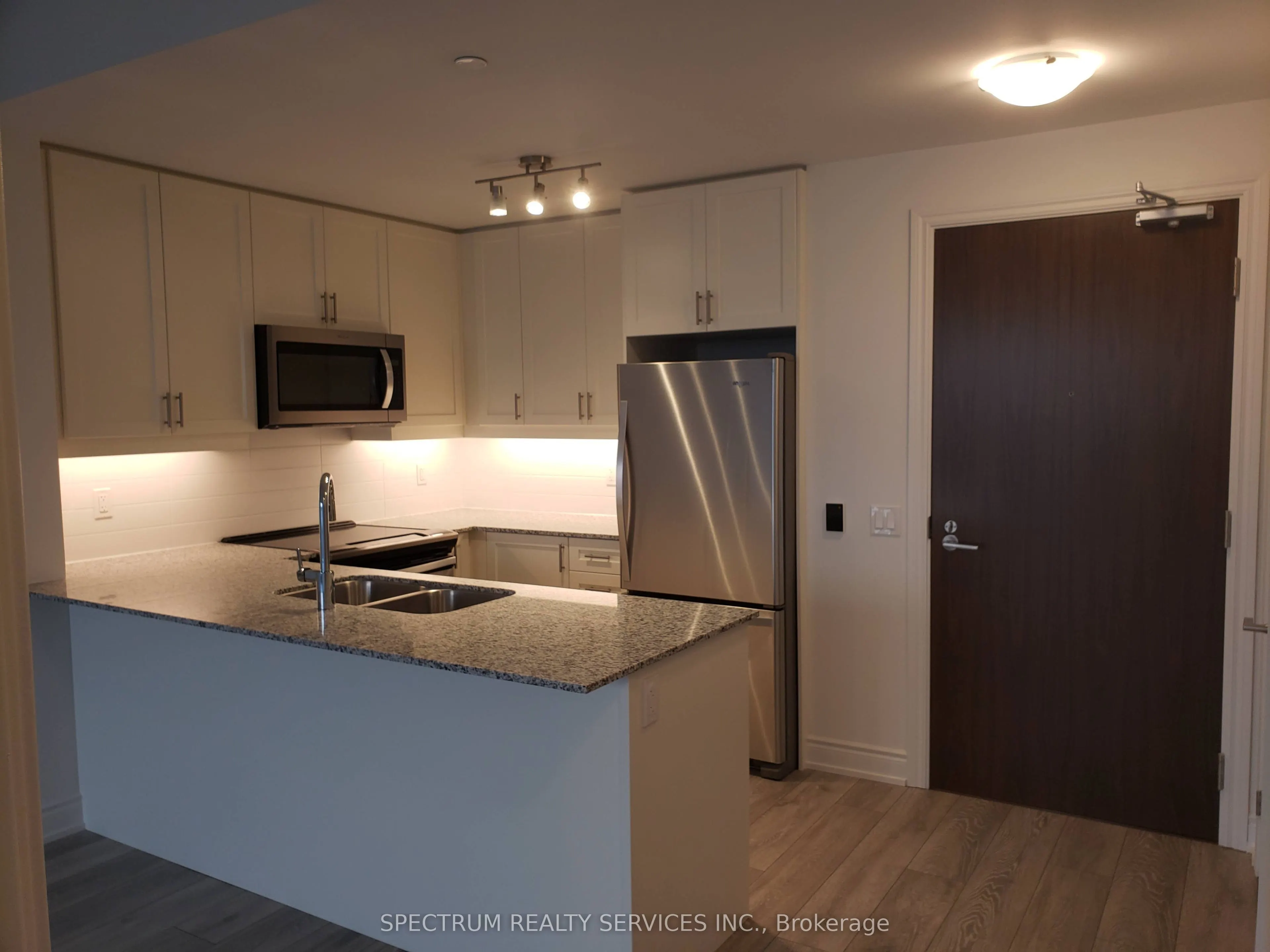 1050 Main Street, #505
