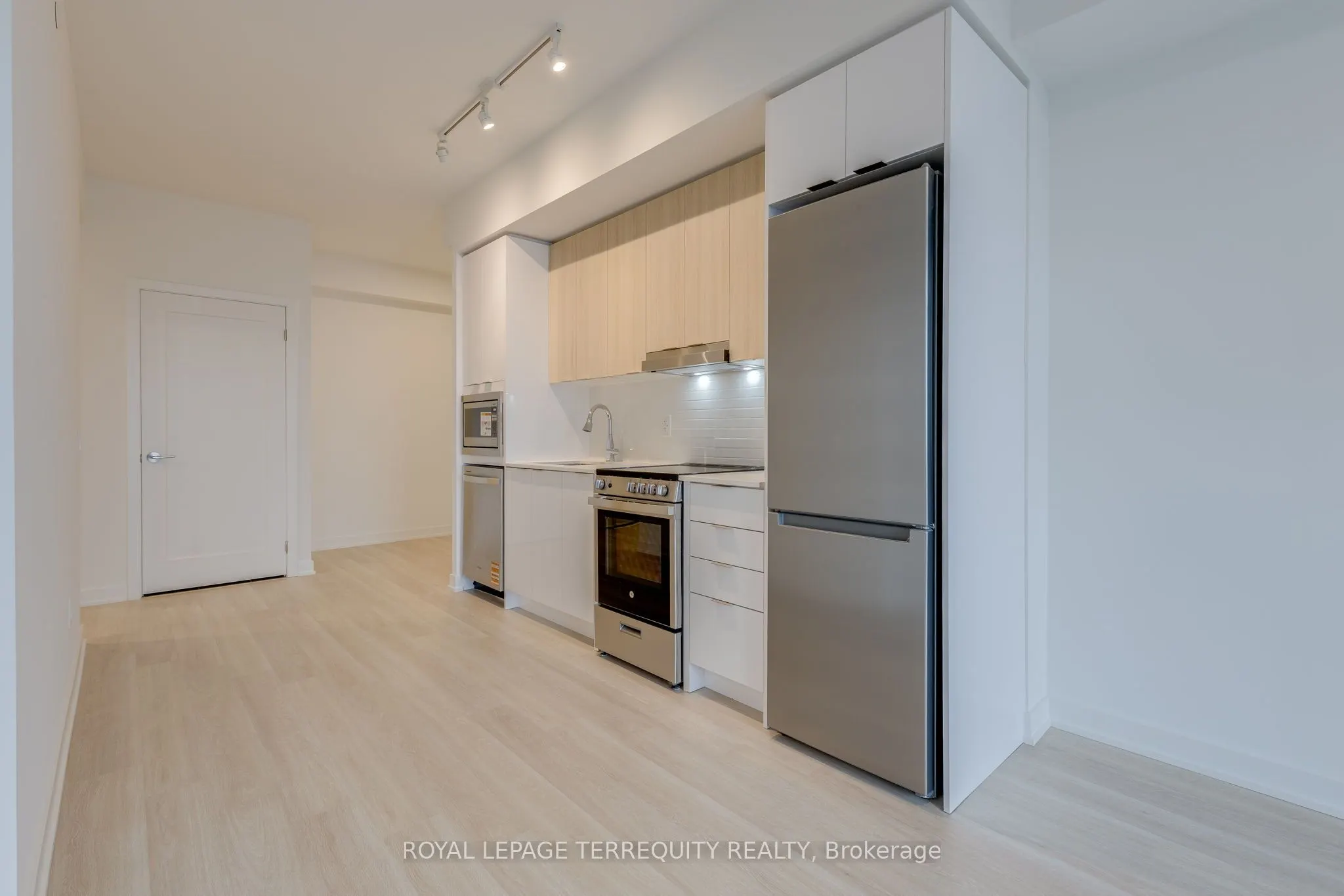 5105 Hurontario Street, #2001