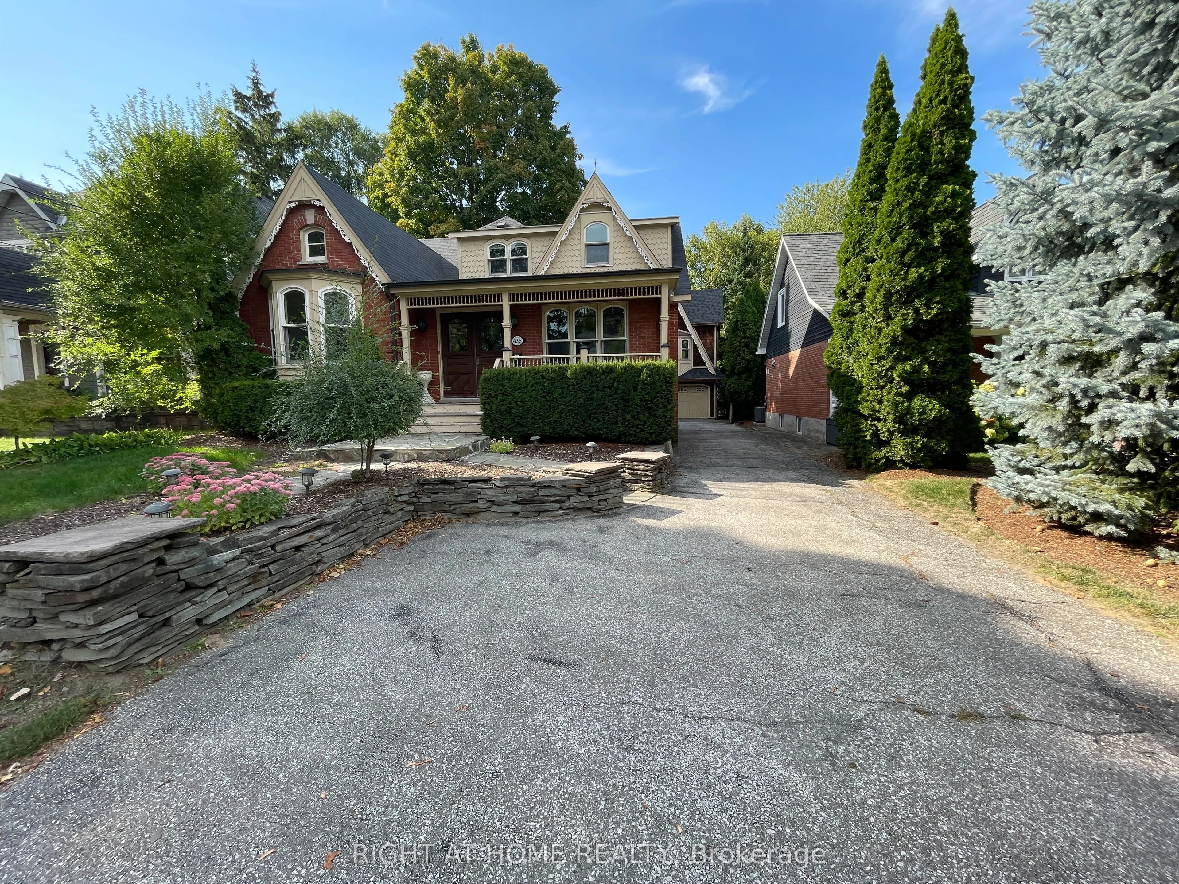 435 Maple Avenue