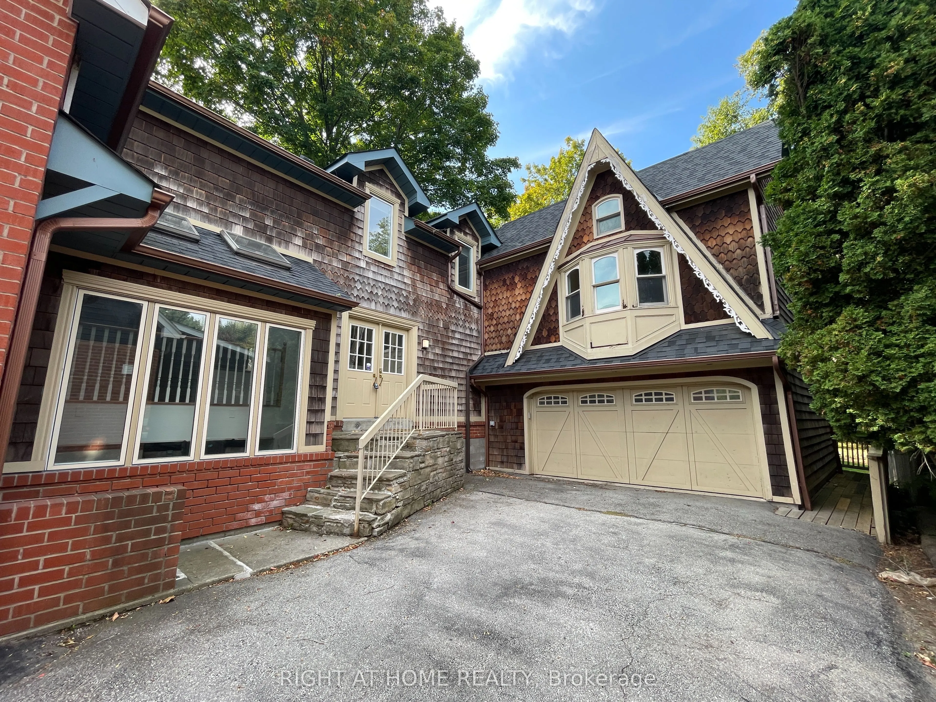 435 Maple Avenue