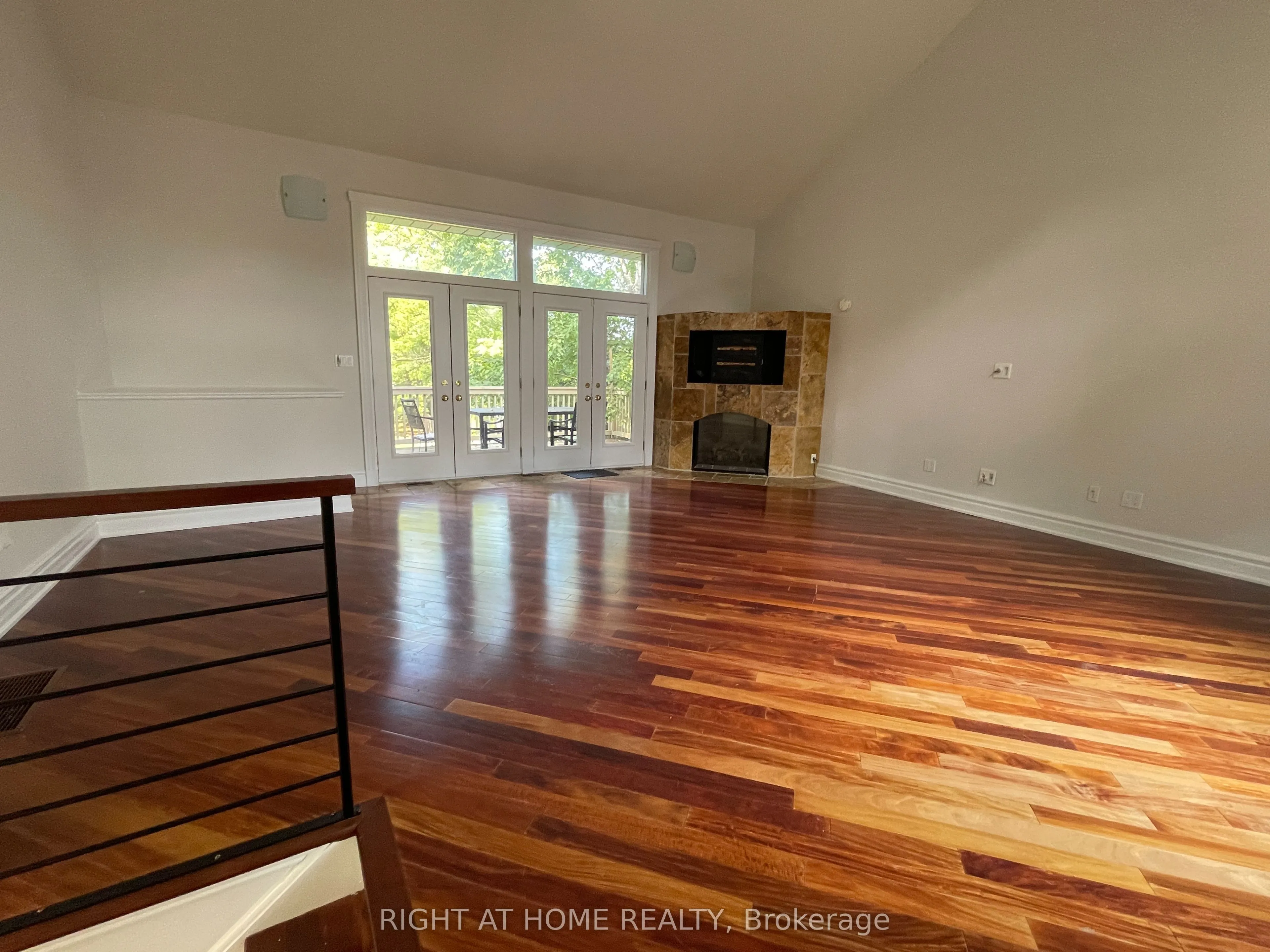 435 Maple Avenue