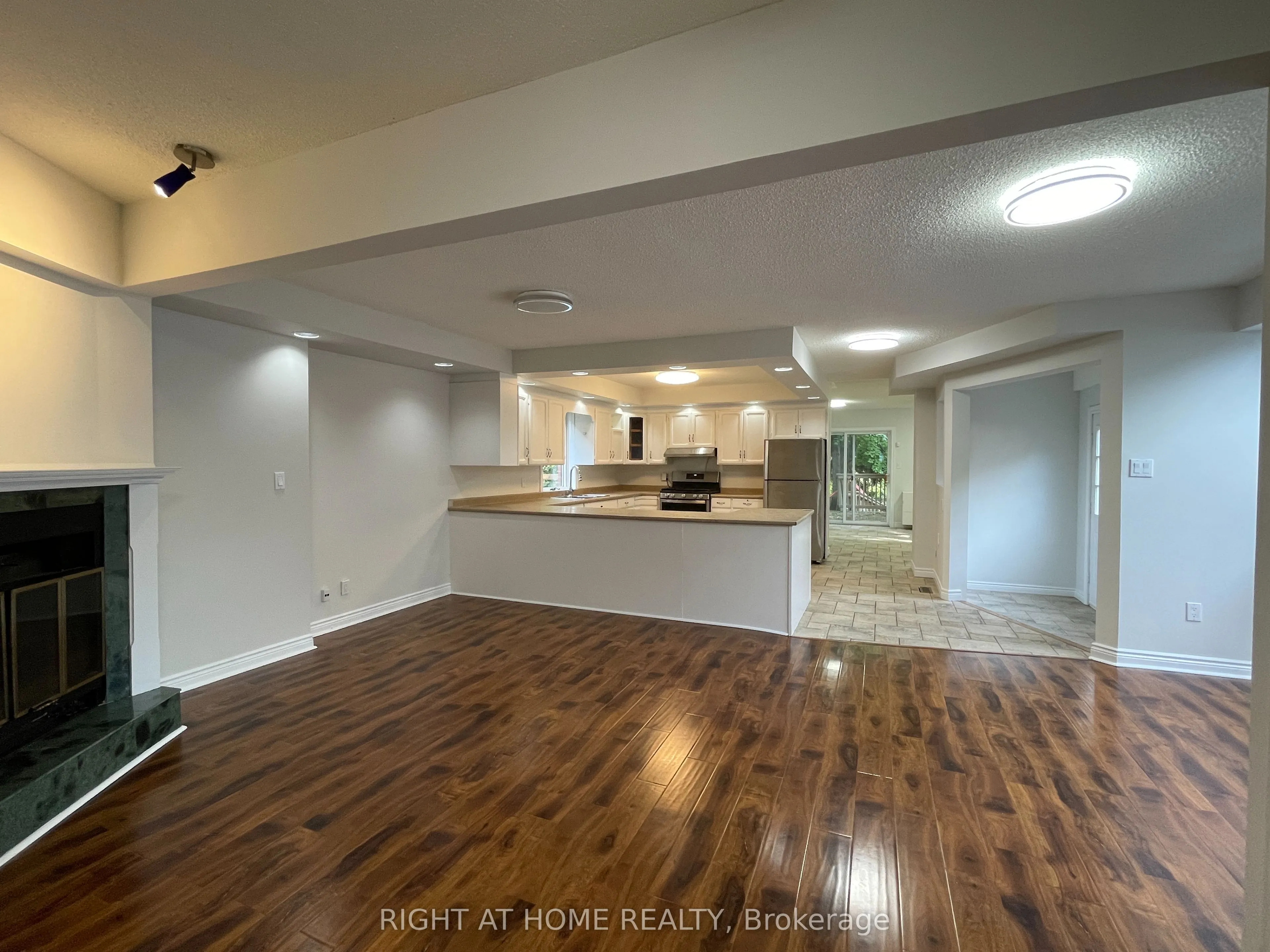 435 Maple Avenue