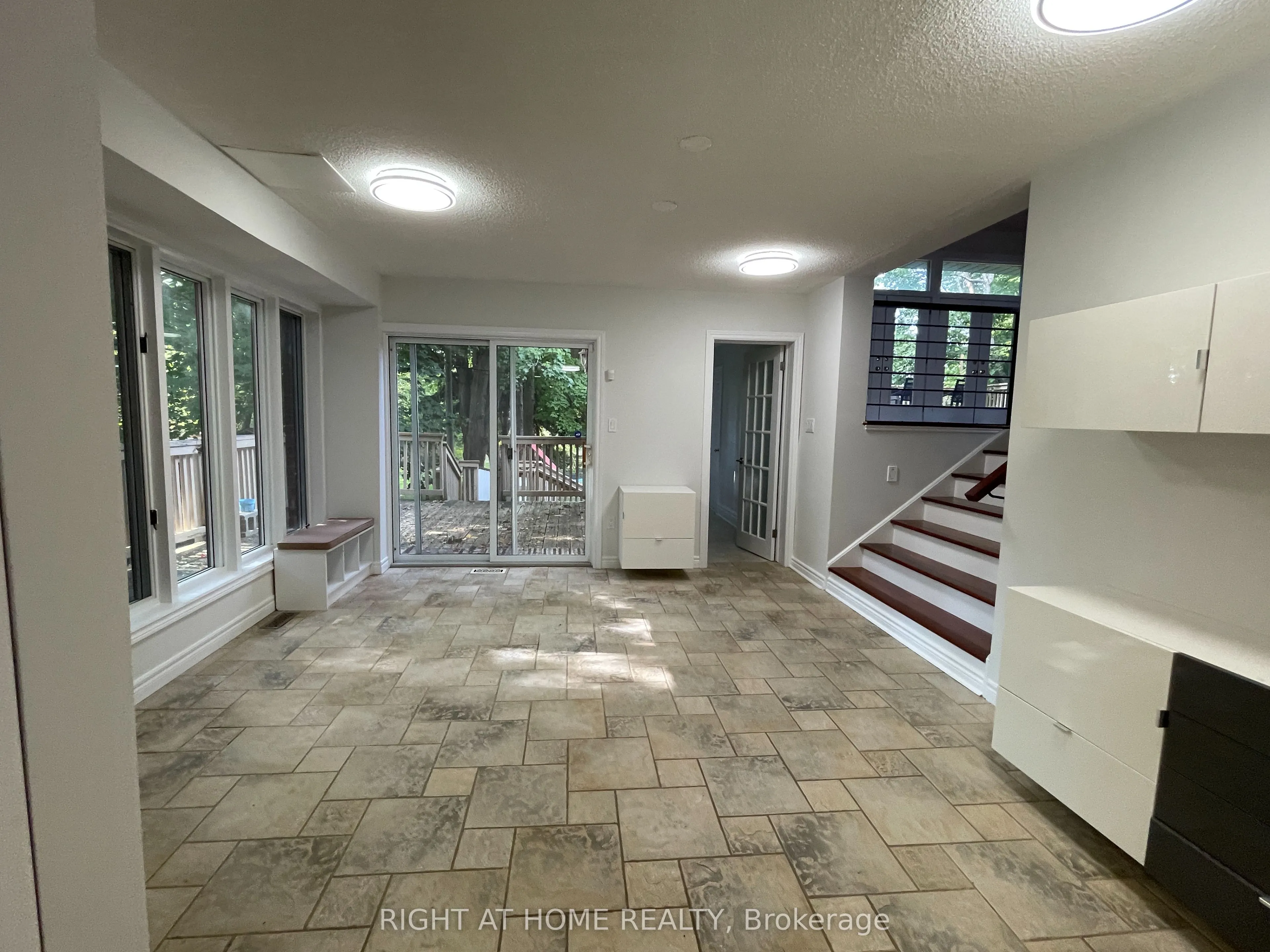 435 Maple Avenue