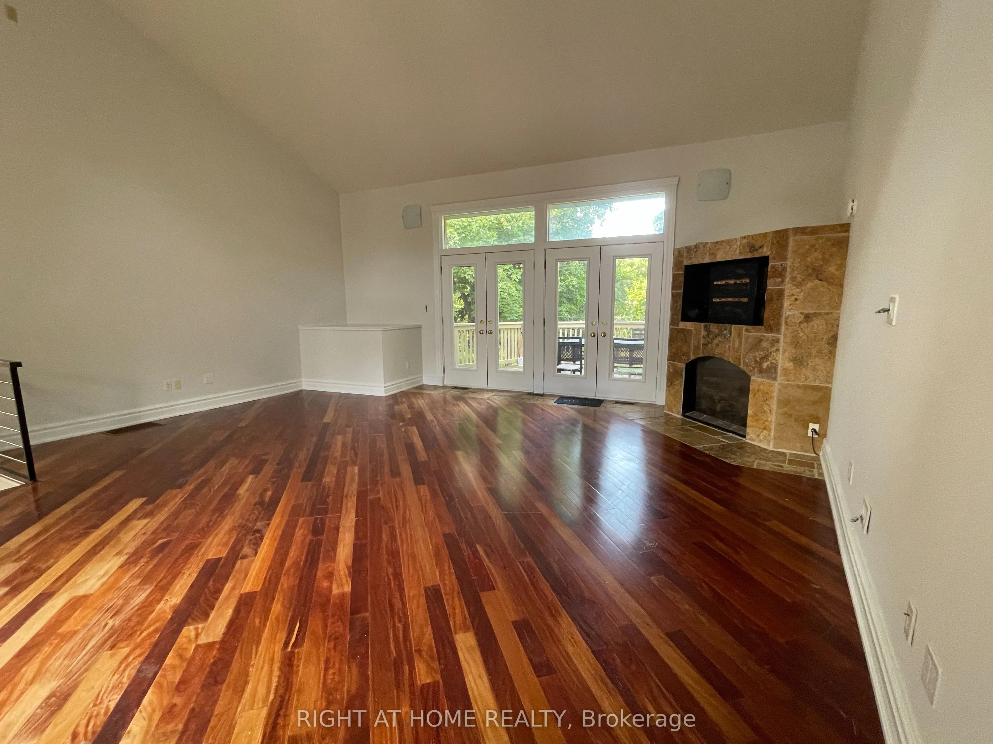 435 Maple Avenue
