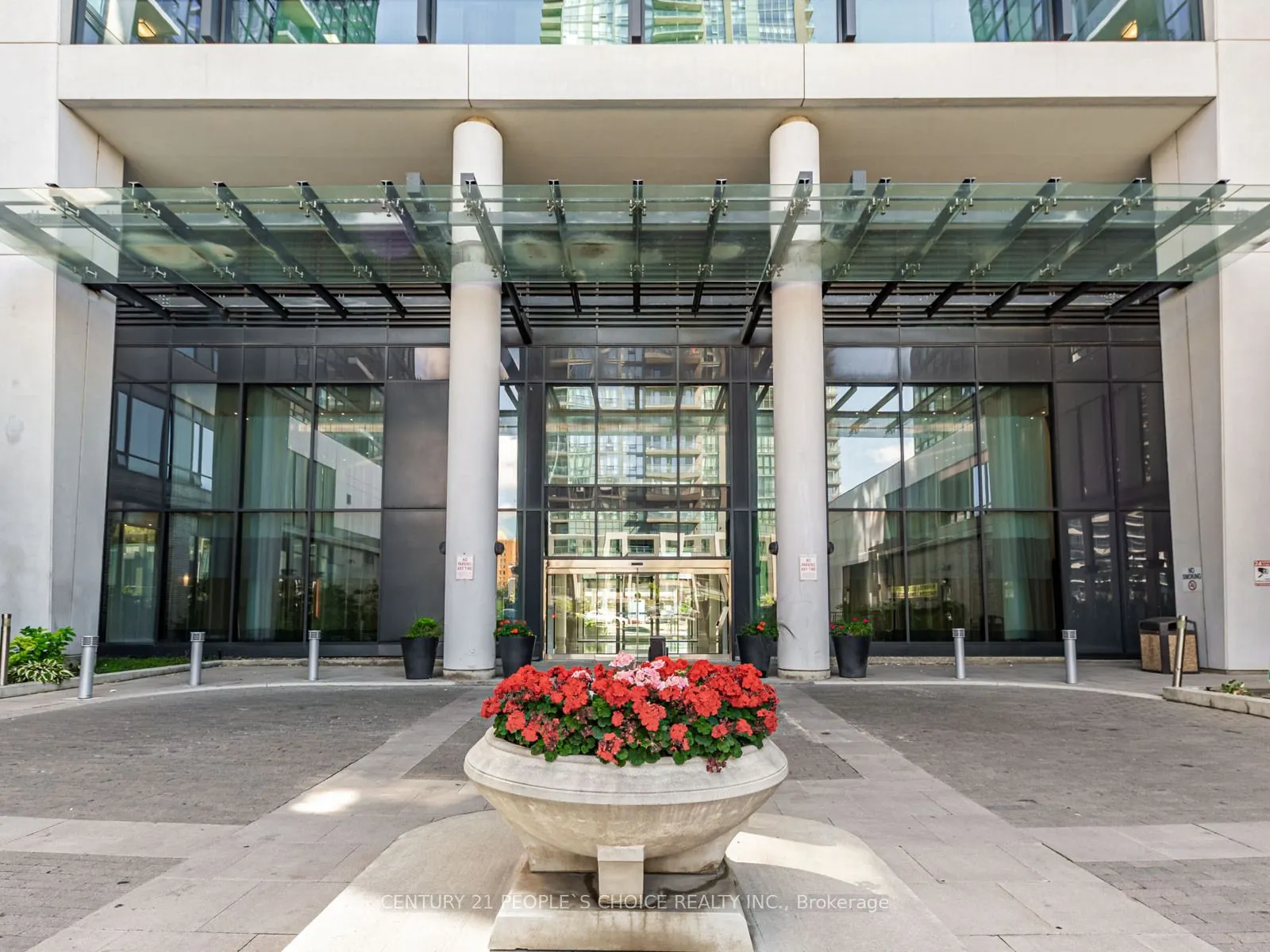 75 Eglinton Avenue W, #1403
