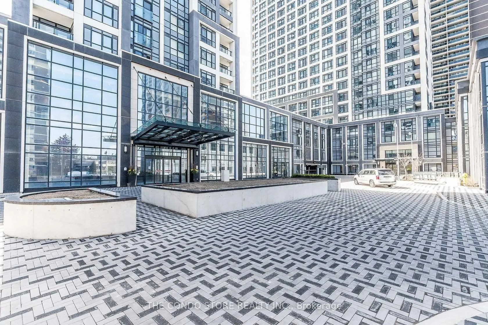 5 Mabelle Avenue, #2527