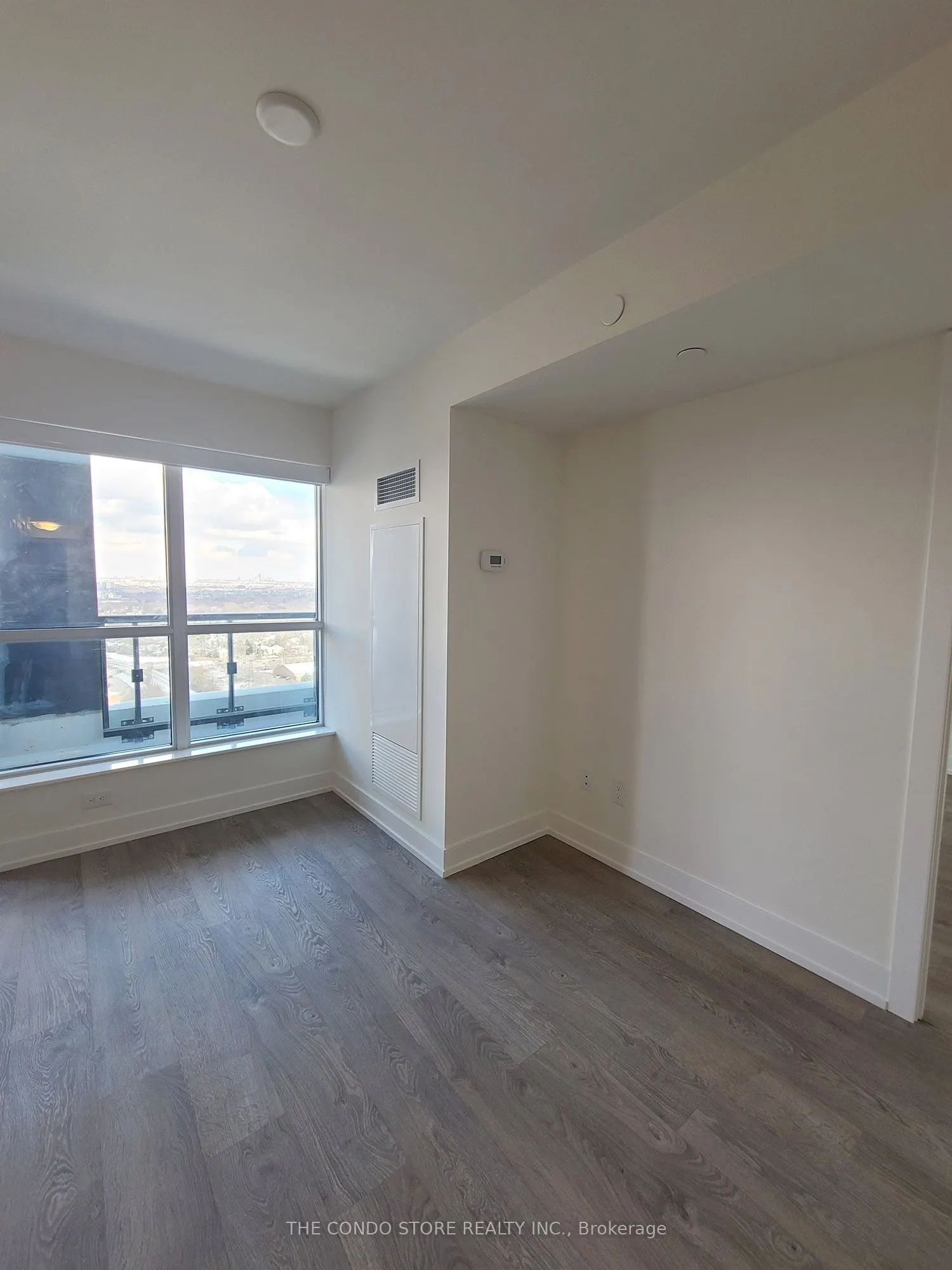 5 Mabelle Avenue, #2527
