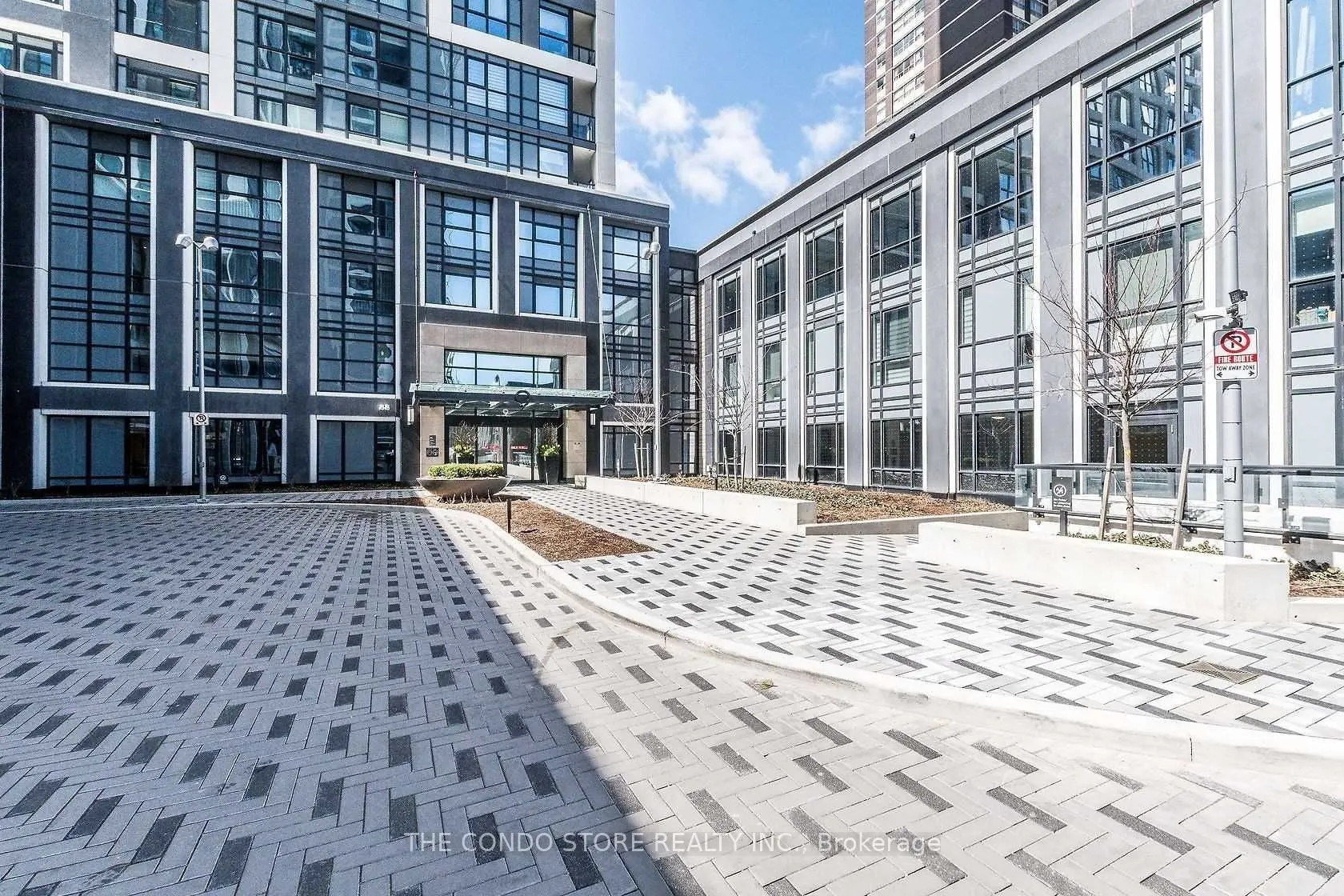 5 Mabelle Avenue, #2527
