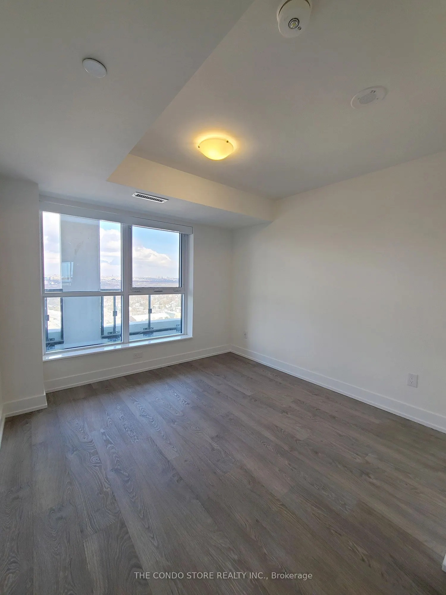 5 Mabelle Avenue, #2527