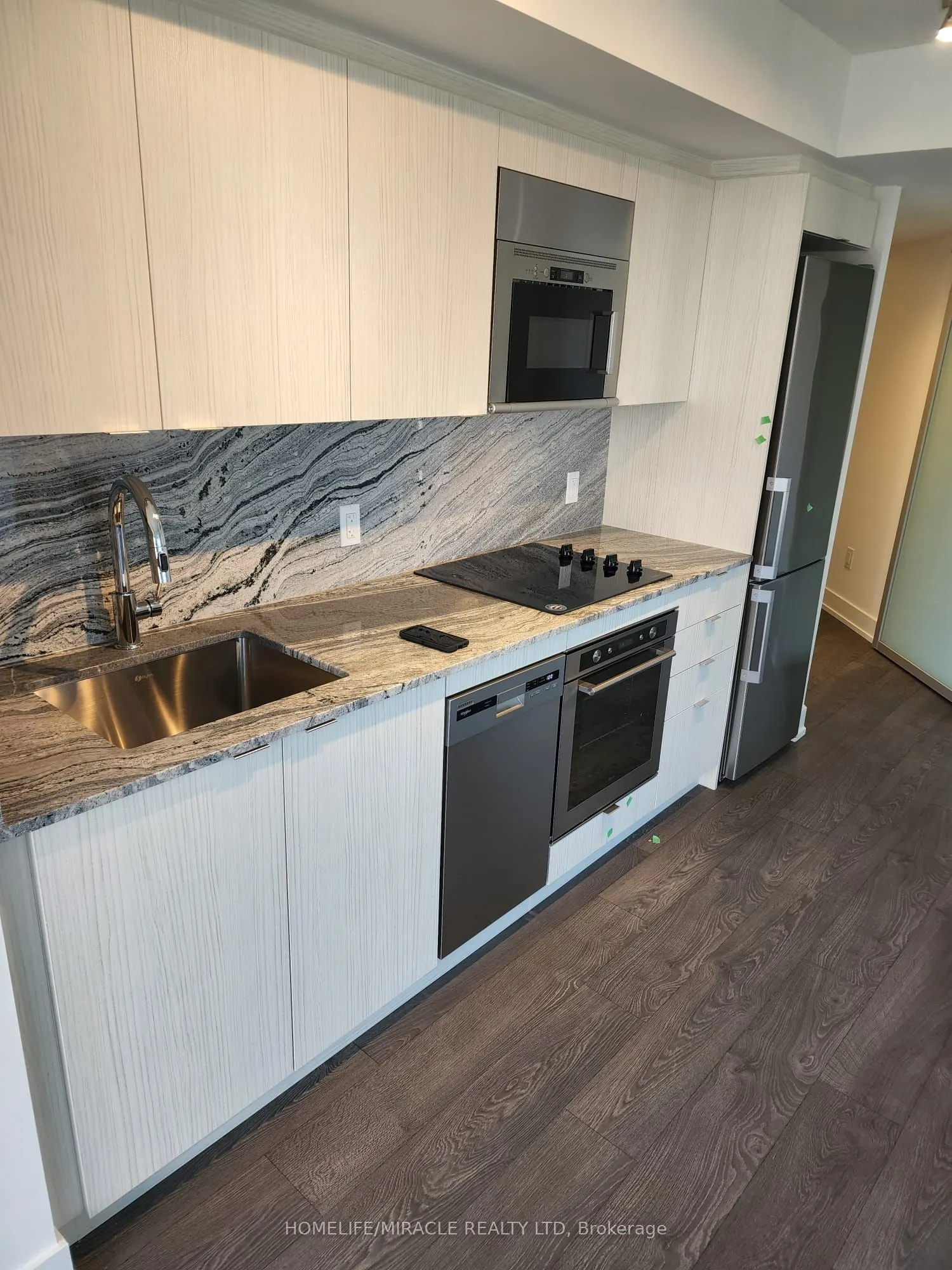 5 Mabelle Avenue, #33