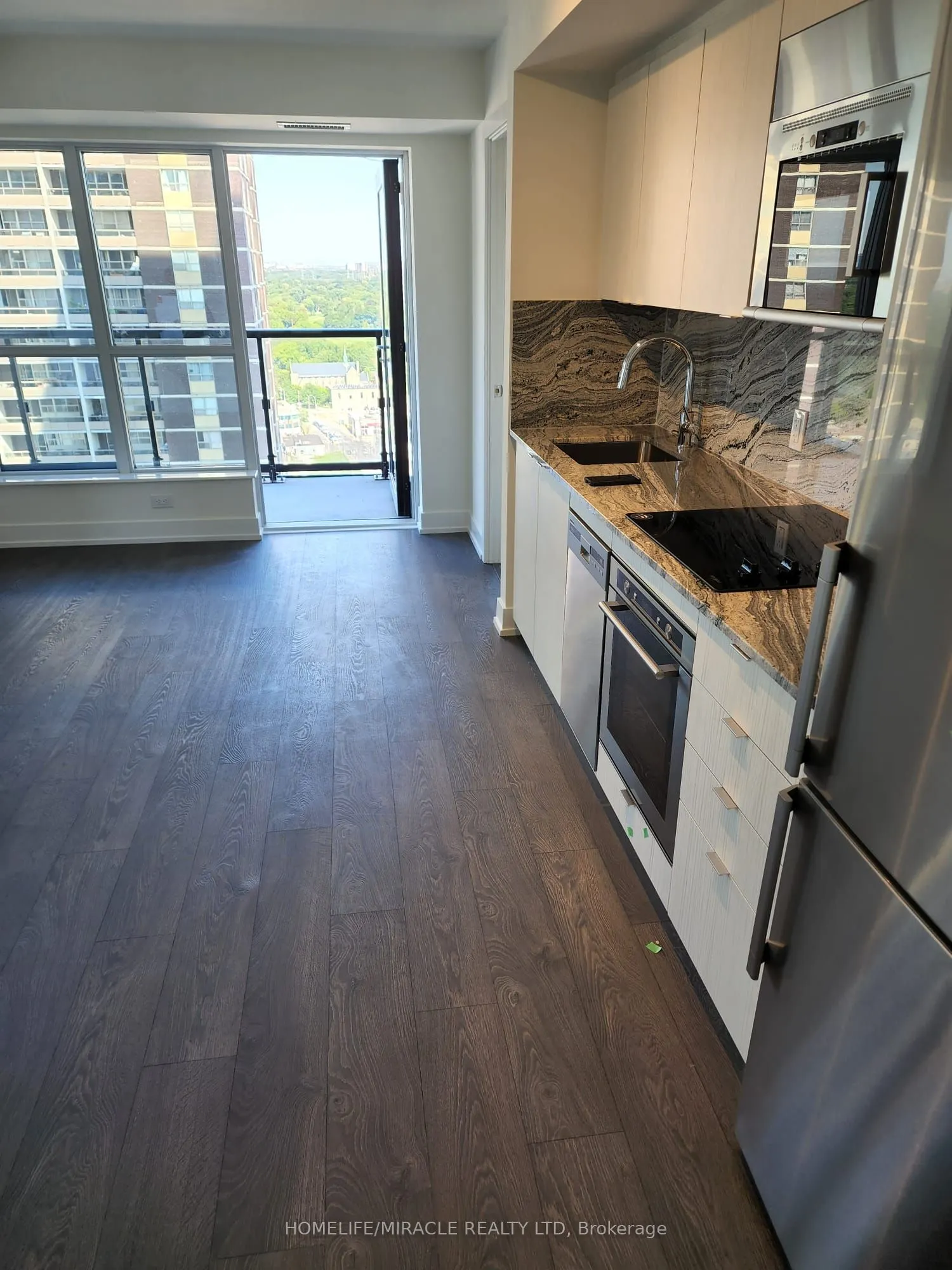 5 Mabelle Avenue, #33