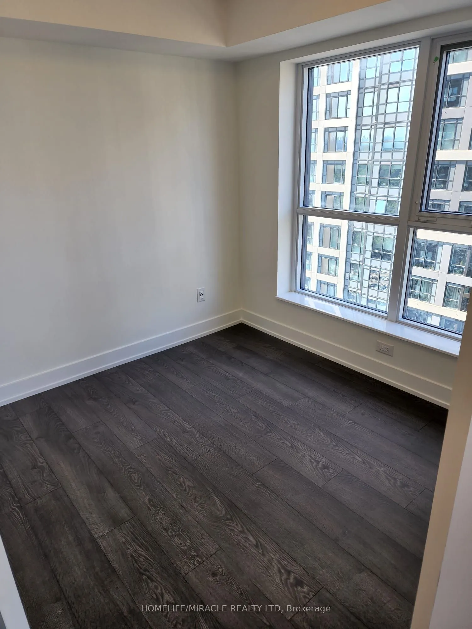 5 Mabelle Avenue, #33