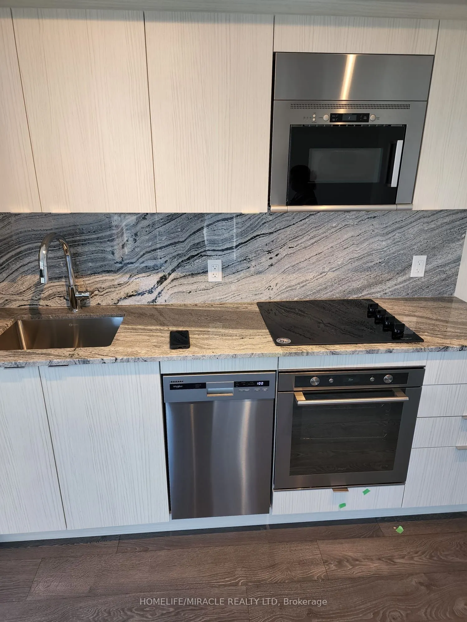 5 Mabelle Avenue, #33