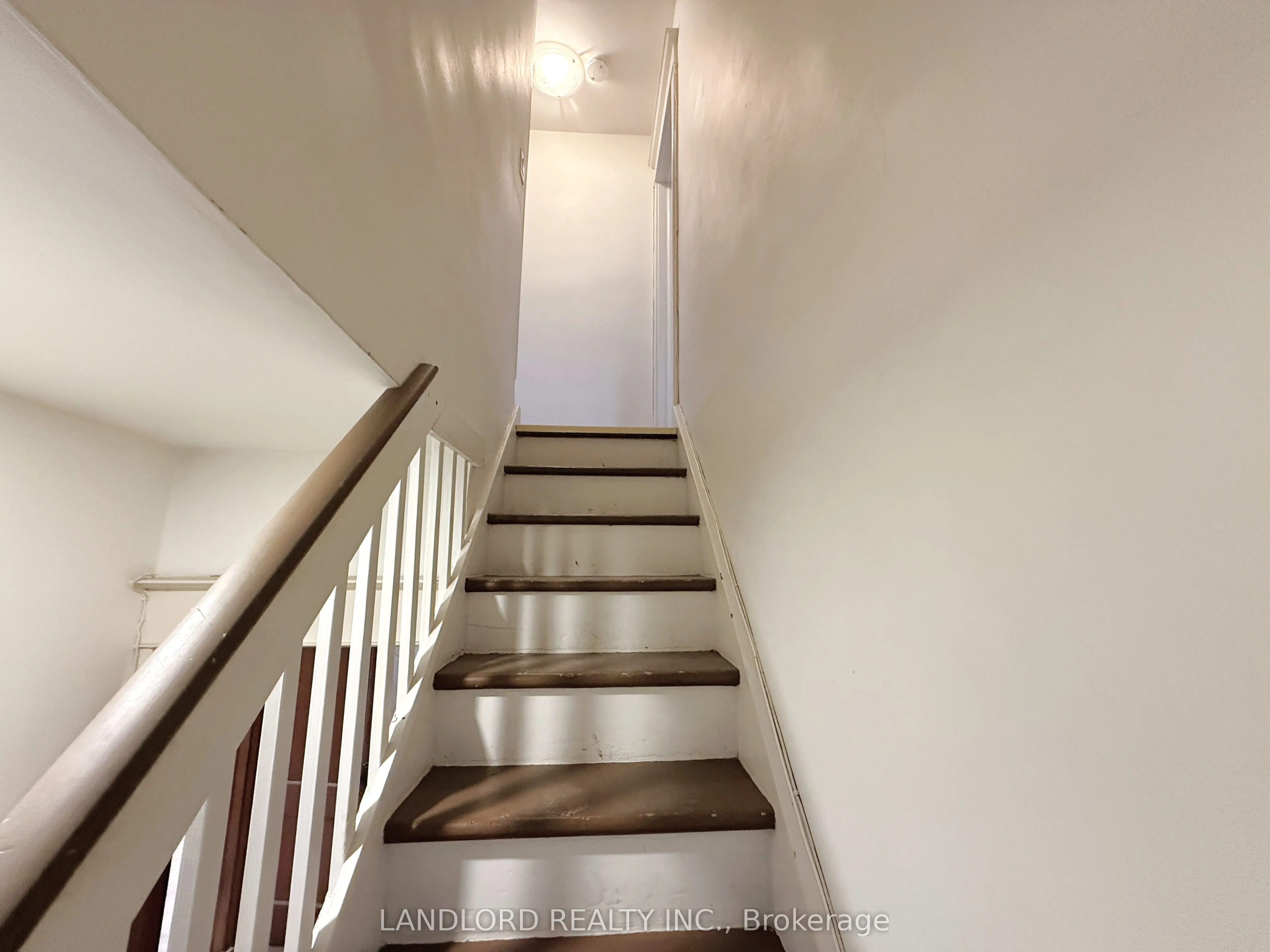 30 Glendonwynne Road, #Upper