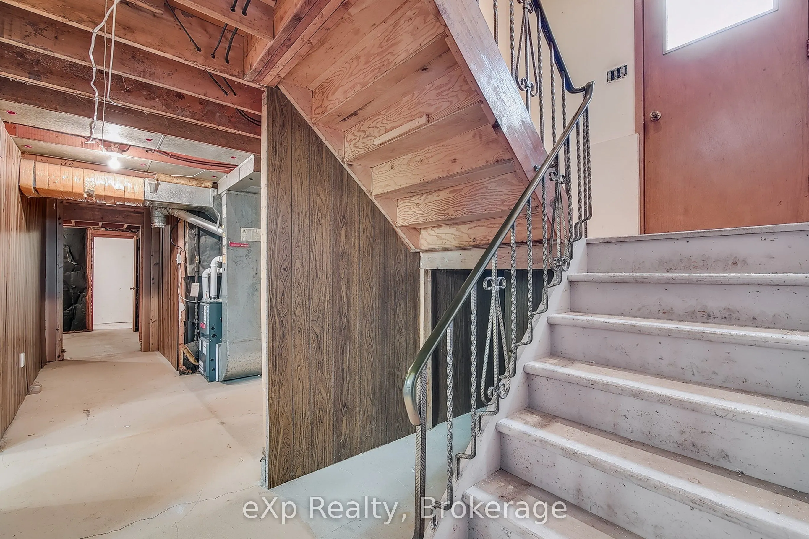 2632 Birch Crescent