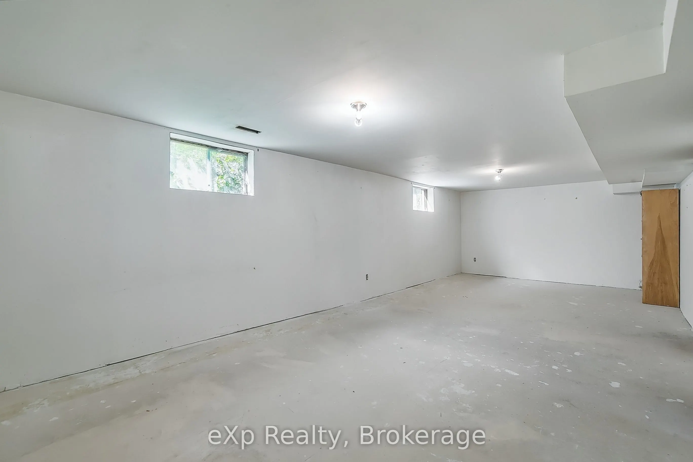 2632 Birch Crescent