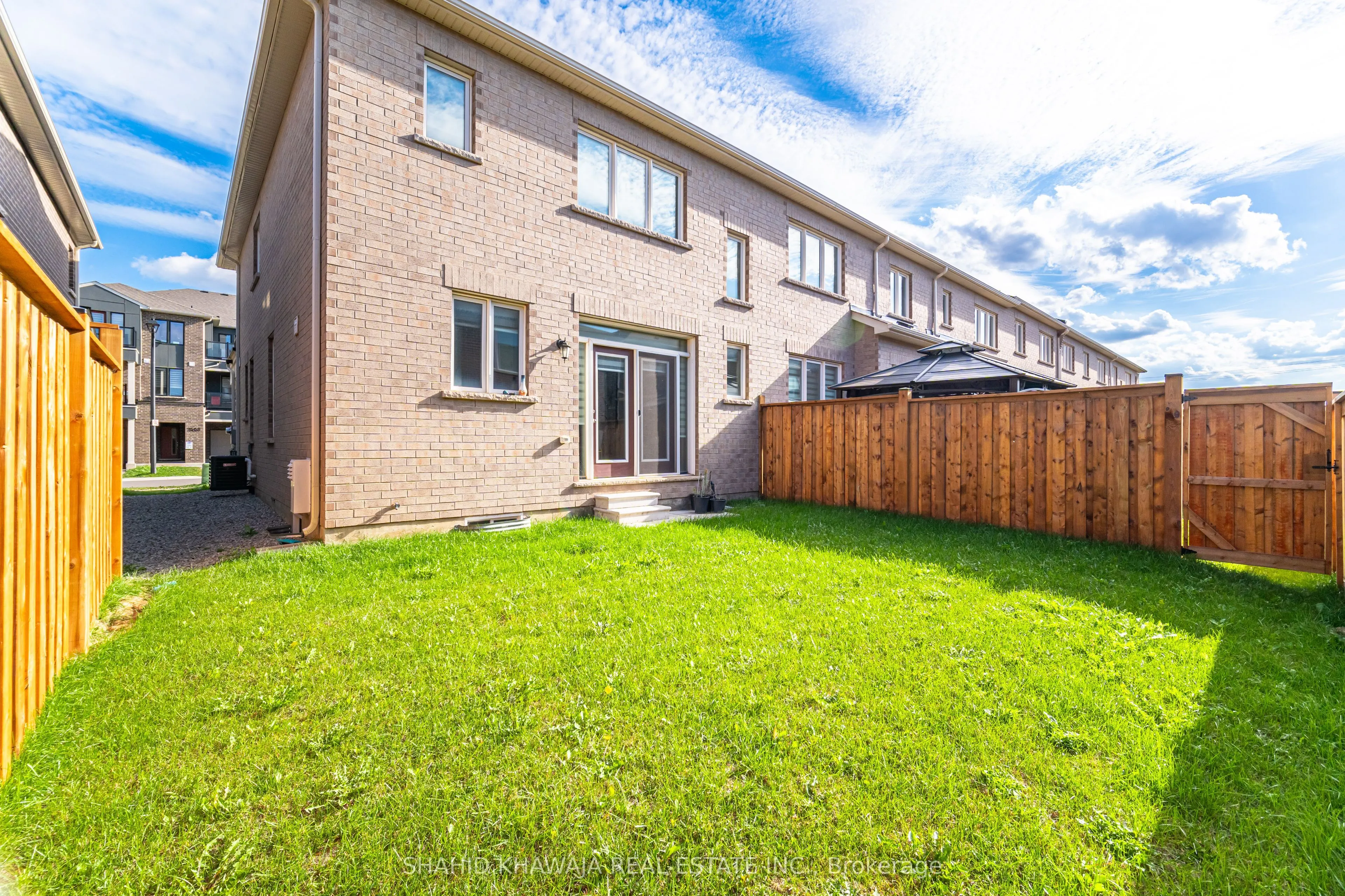 1564 Moira Crescent