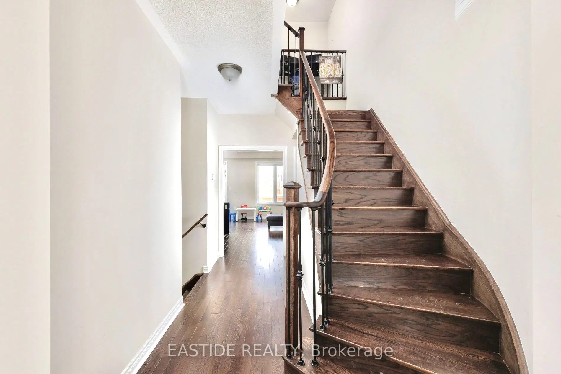 57 Benhurst Crescent