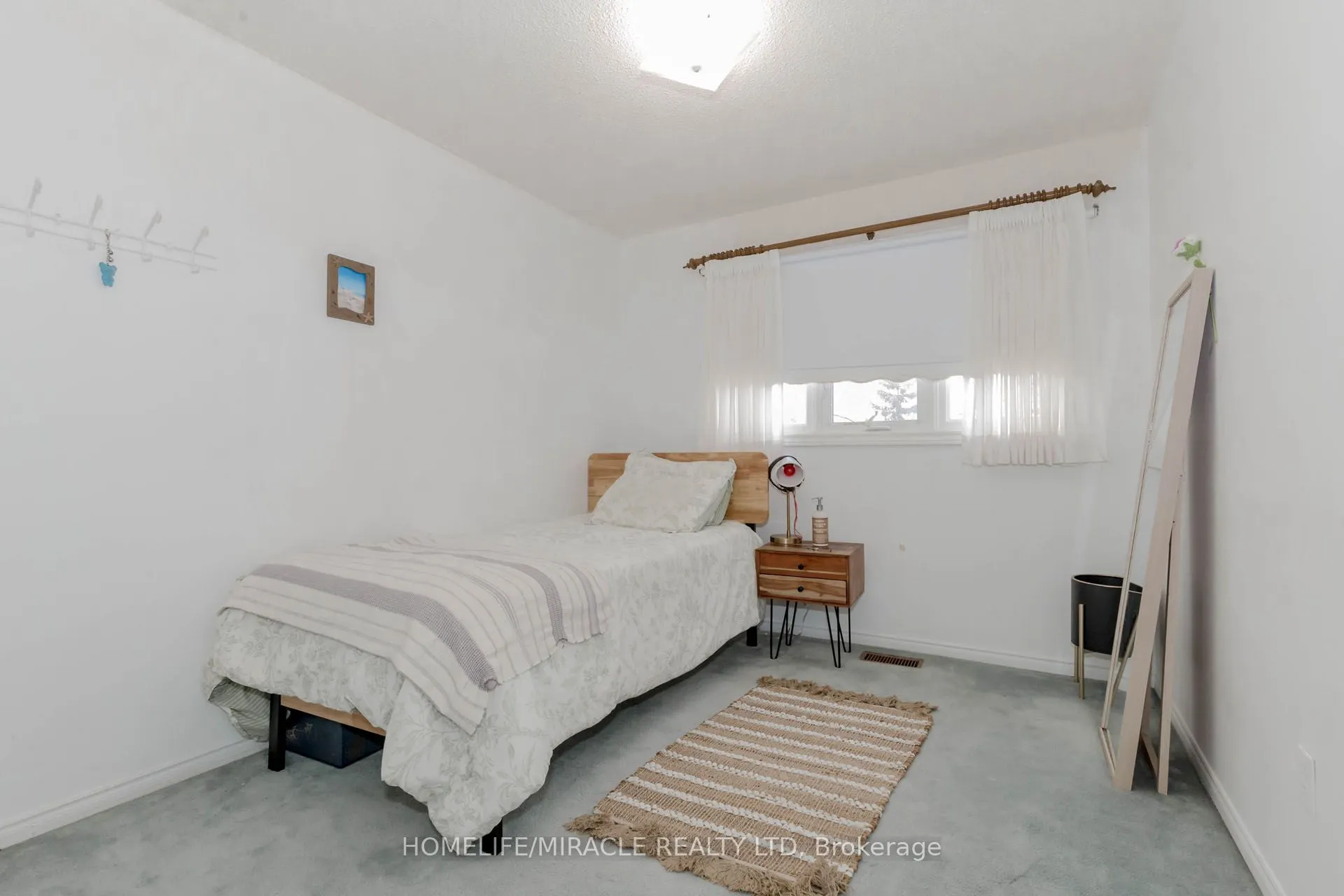 2999 Valcourt Crescent