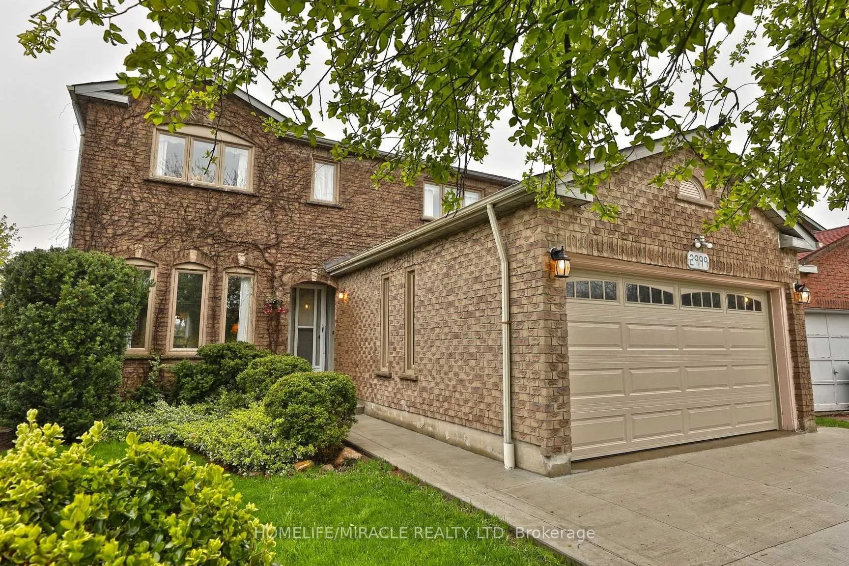 2999 Valcourt Crescent
