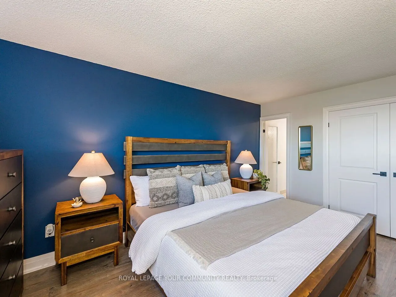 270 Scarlett Road, #2012