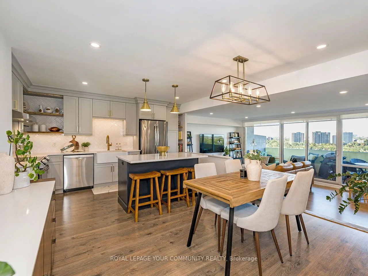 270 Scarlett Road, #2012