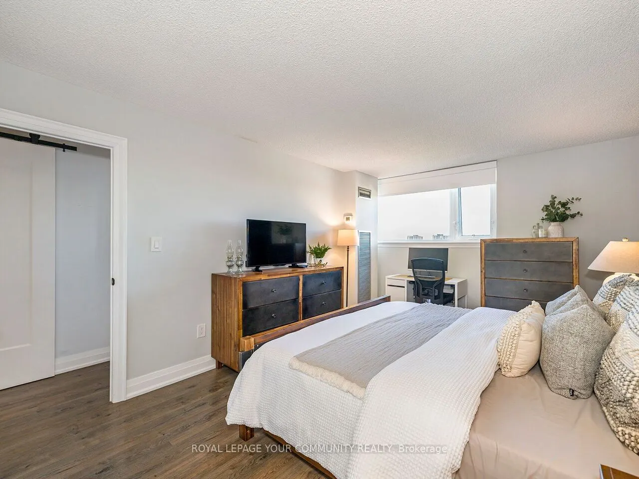 270 Scarlett Road, #2012