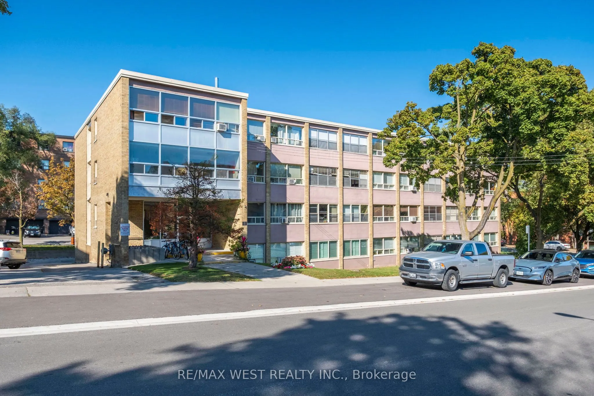 8 Kinsdale Boulevard, #35