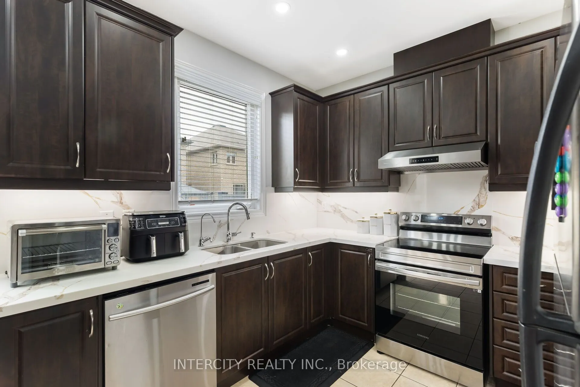 20 Vanderpool Crescent