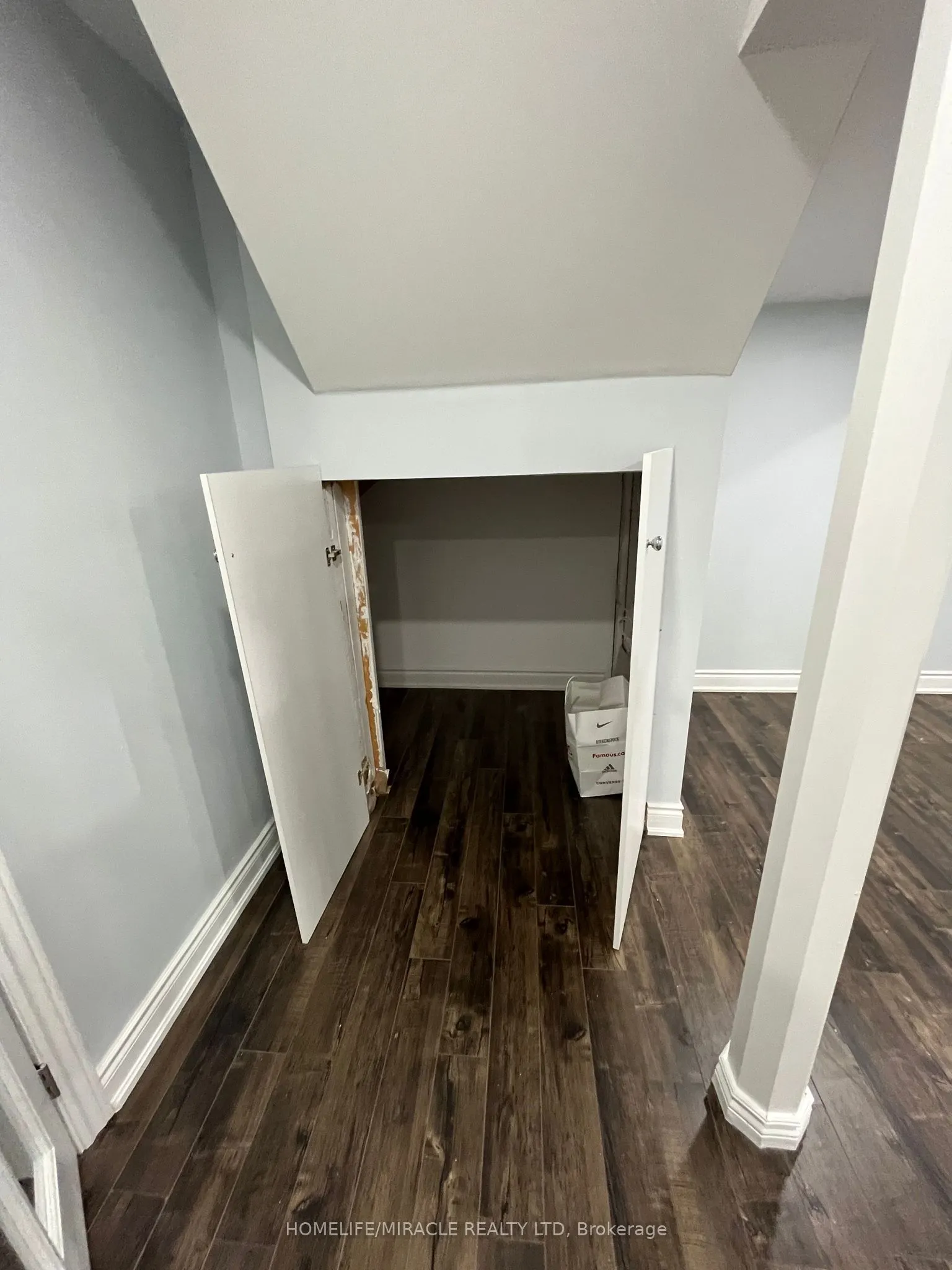 9438 Credit View Road, #Bsmt