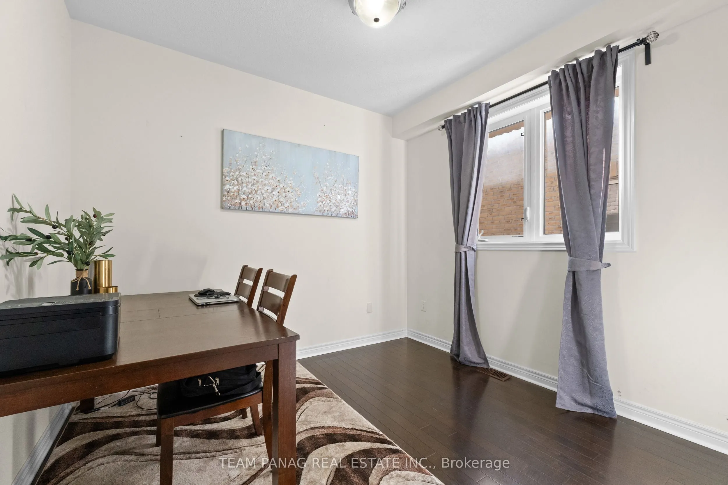 33 Bonnieglen Farm Boulevard