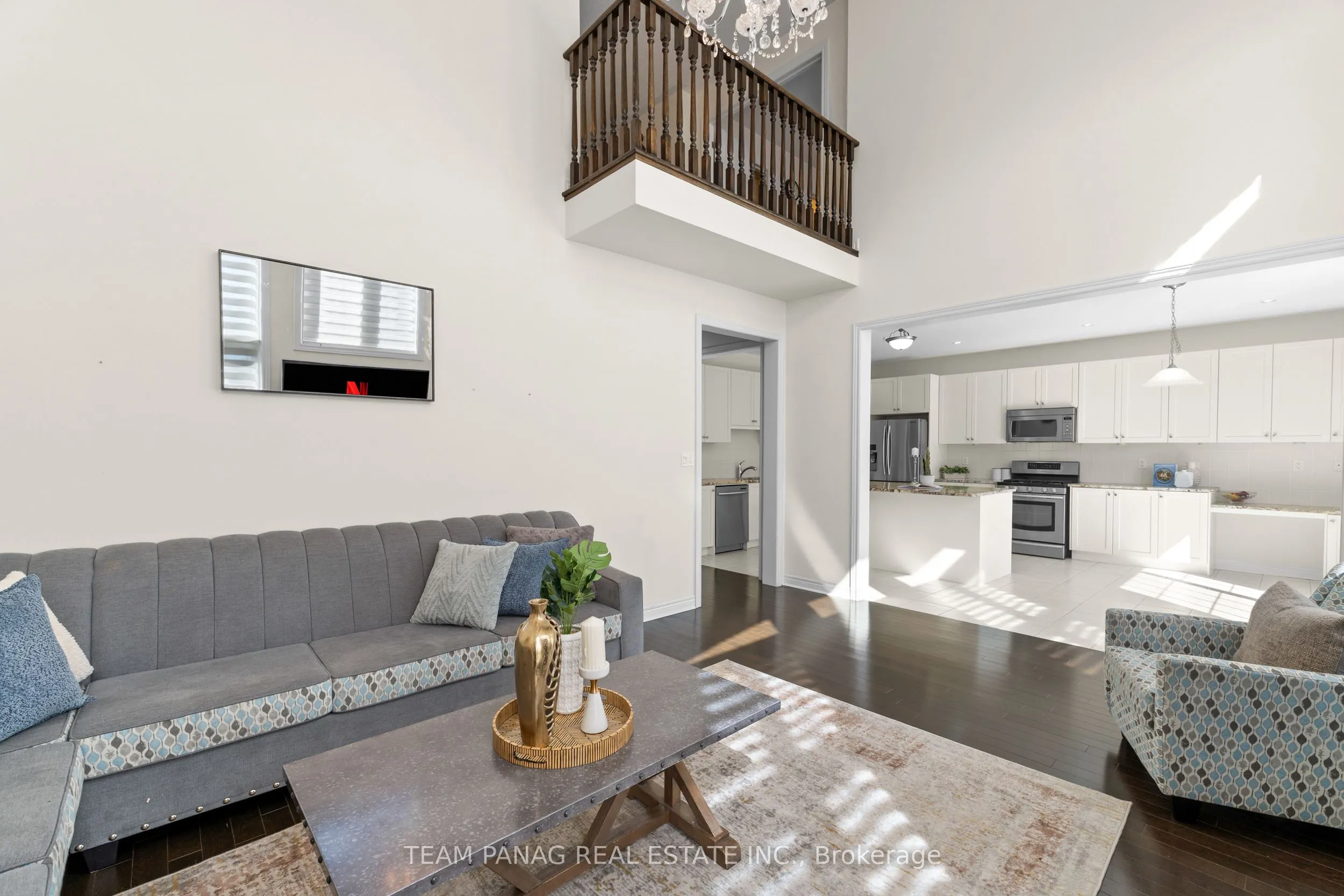 33 Bonnieglen Farm Boulevard