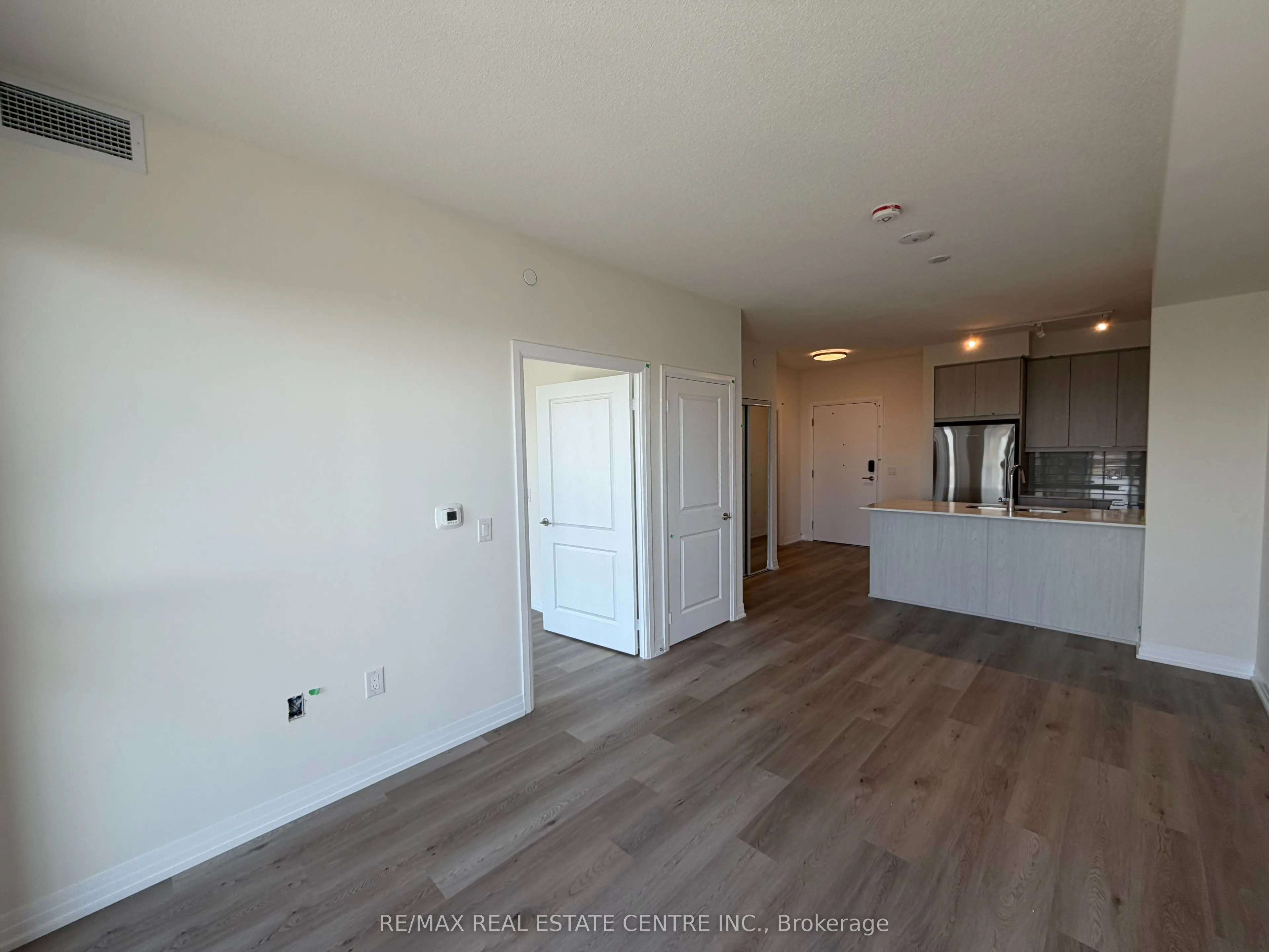 15 Watergarden Drive W, #1008