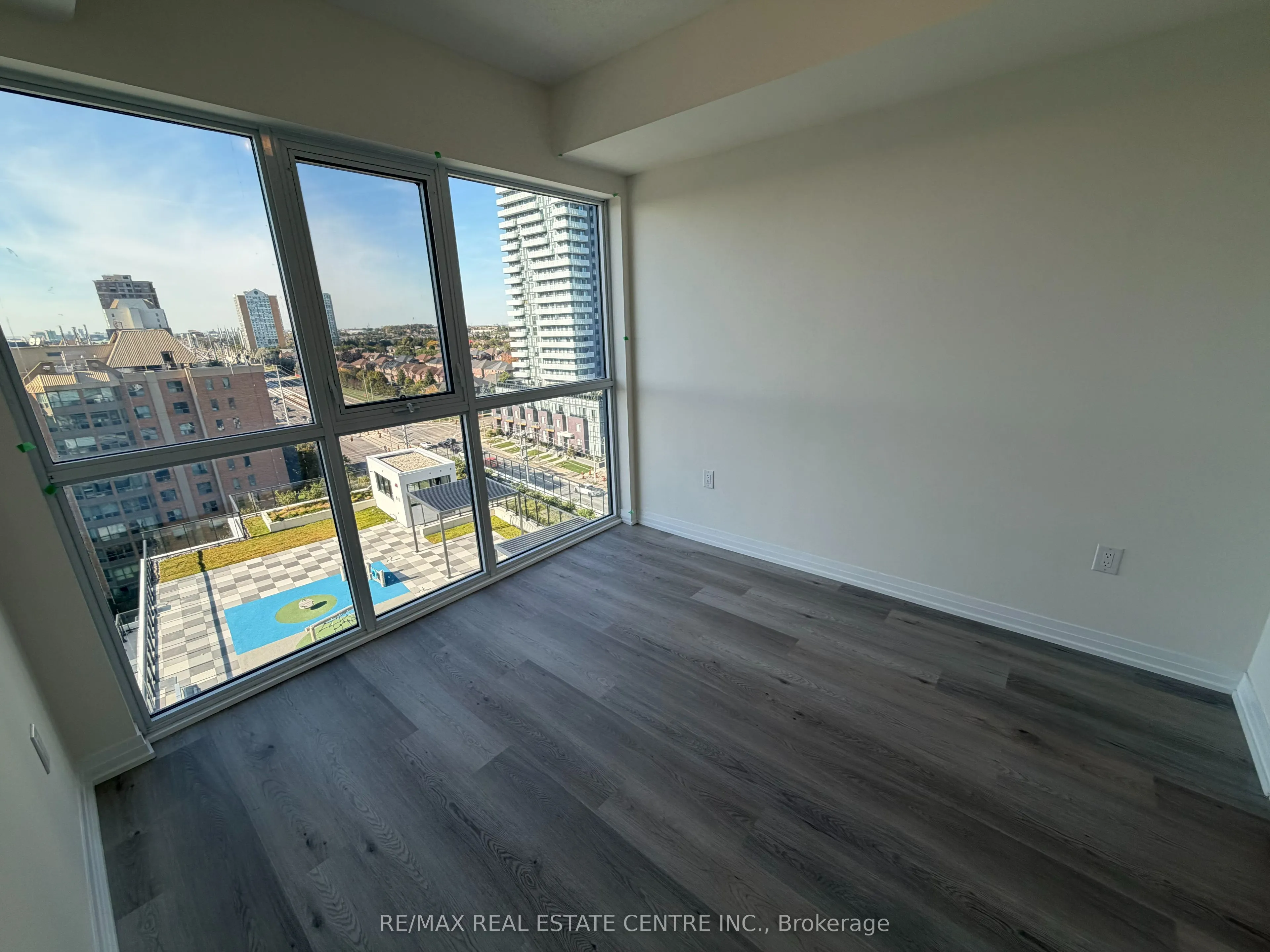 15 Watergarden Drive W, #1008