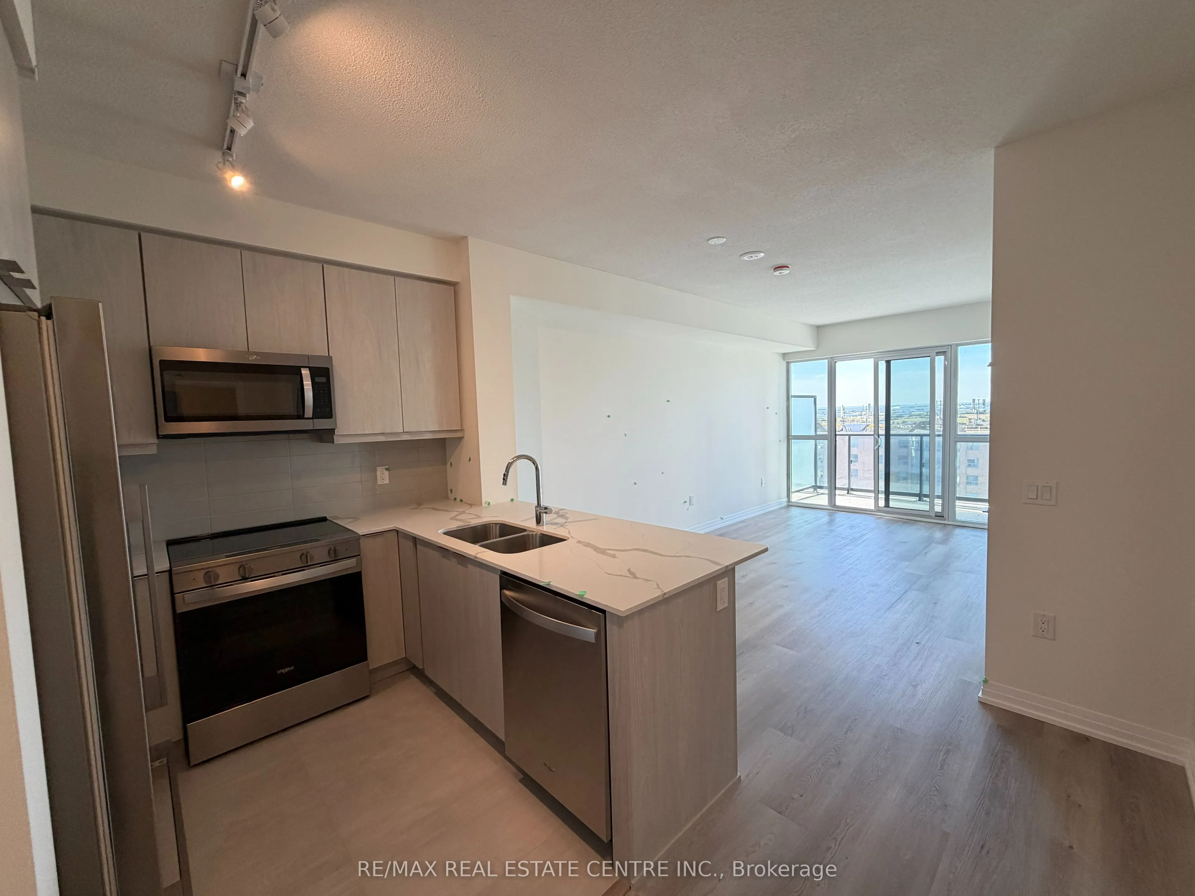 15 Watergarden Drive W, #1008