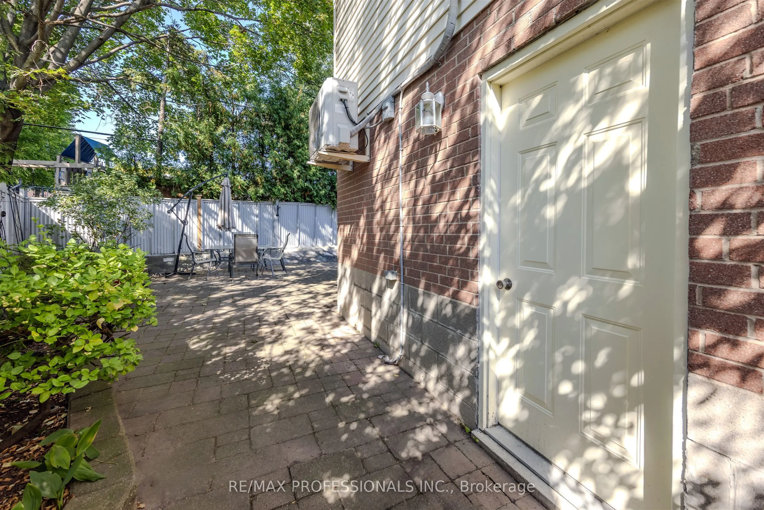 16 Monet Avenue