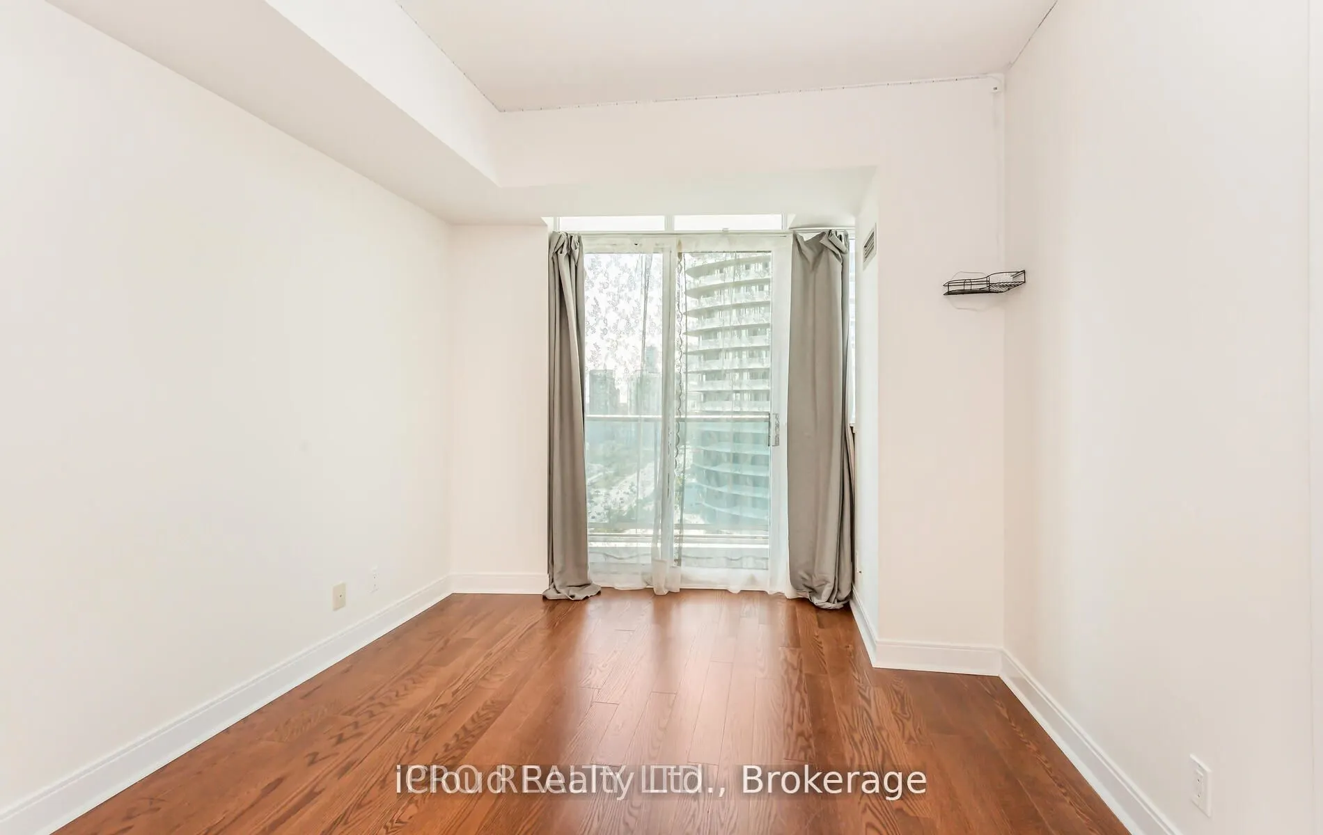 80 Absolute Avenue W, #2807