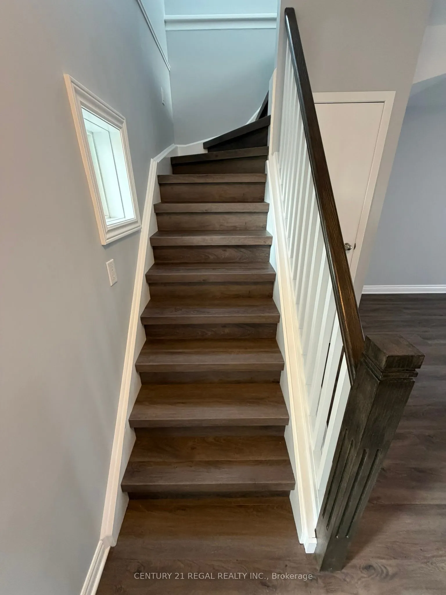 770 Applewood Crescent, #1