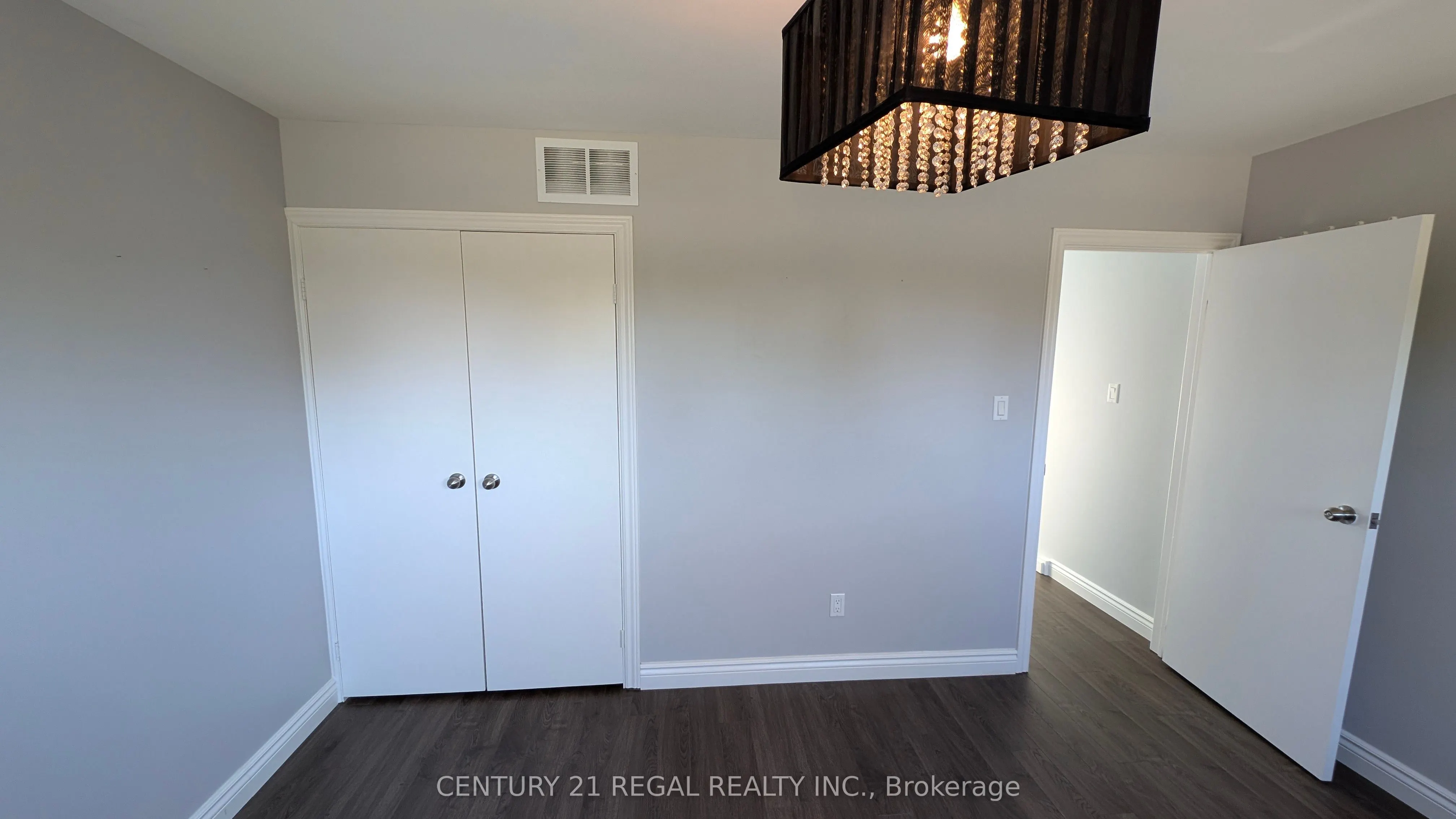 770 Applewood Crescent, #1