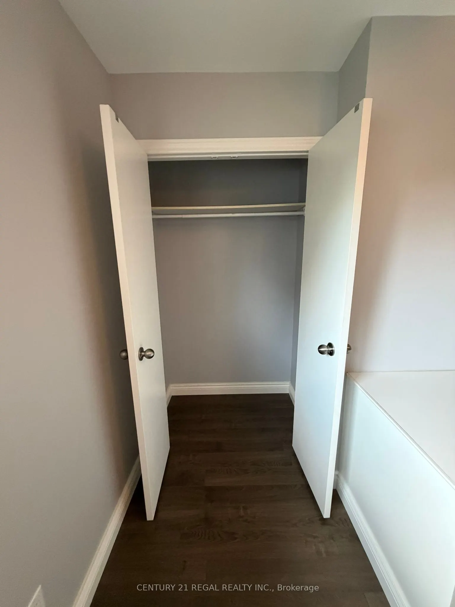 770 Applewood Crescent, #1