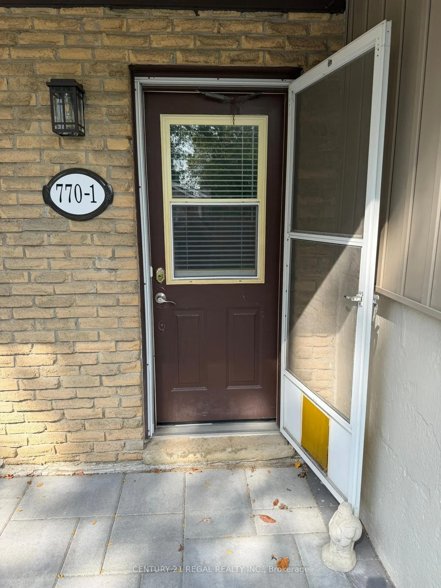 770 Applewood Crescent, #1