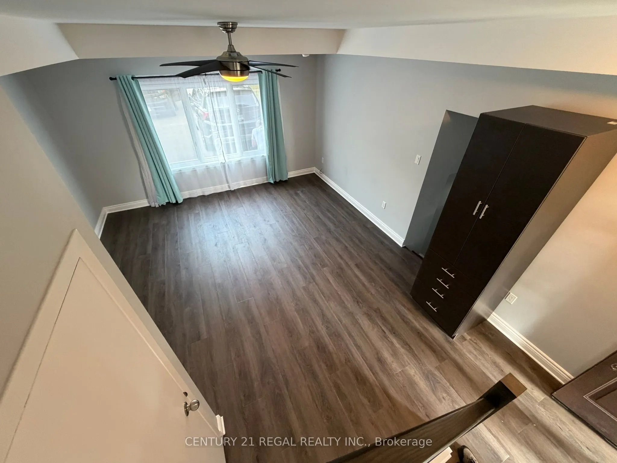 770 Applewood Crescent, #1